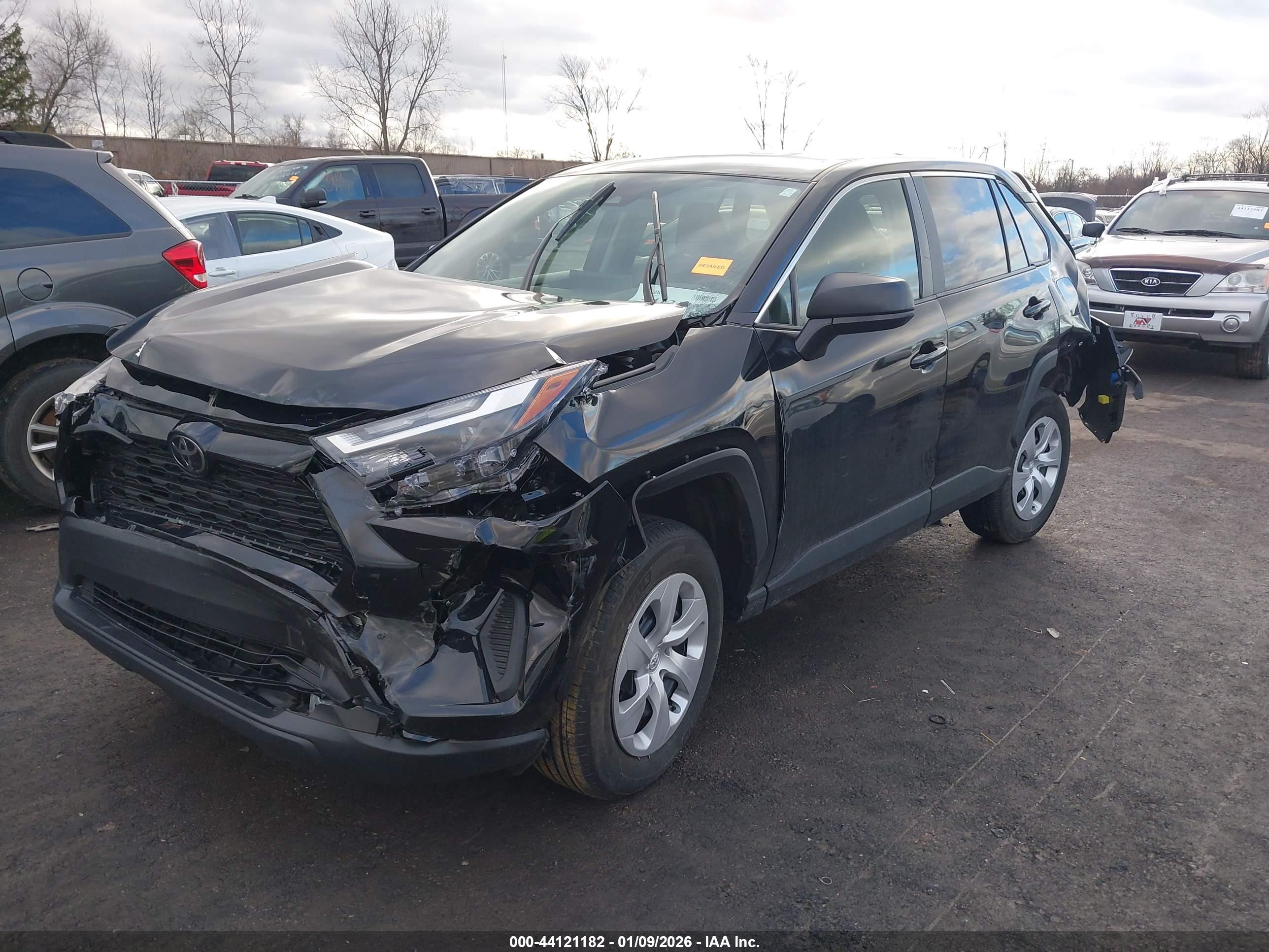 TOYOTA RAV4 image 2
