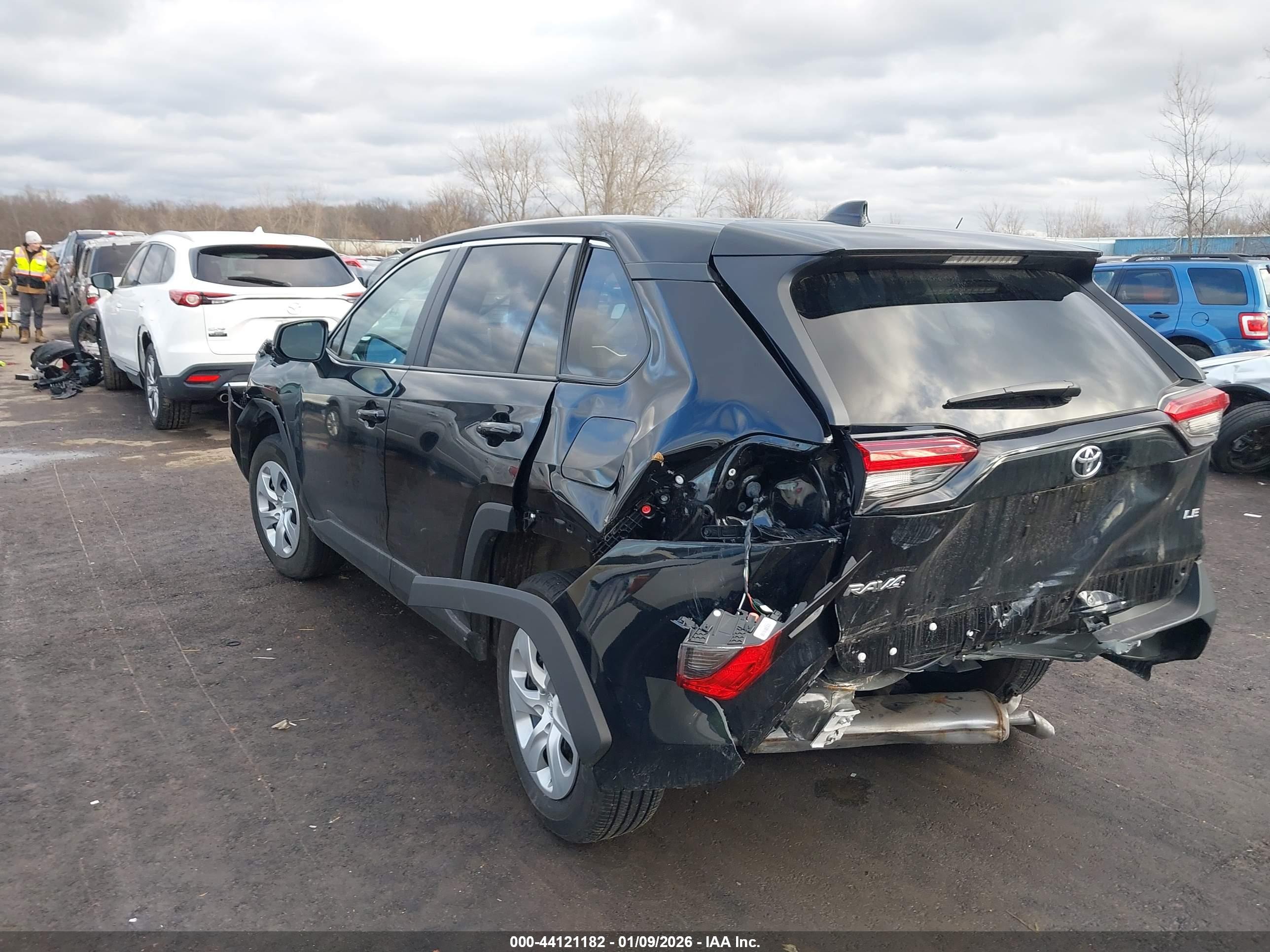 TOYOTA RAV4 image 3