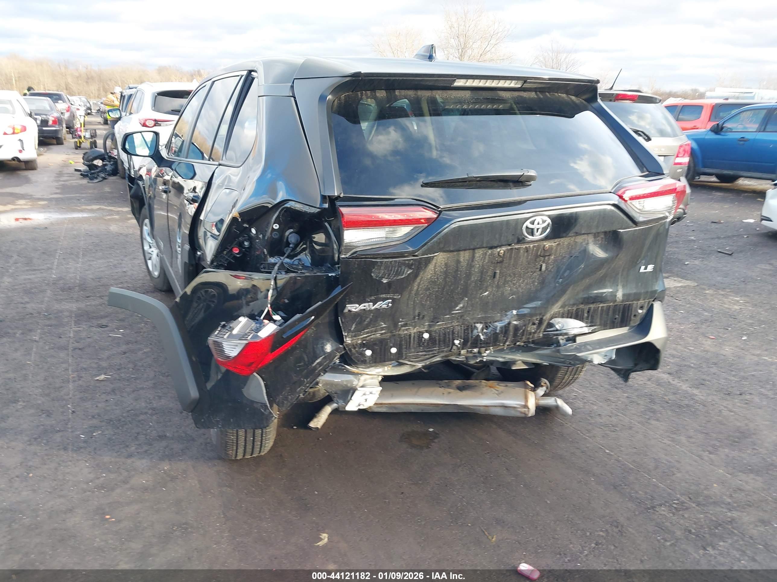 TOYOTA RAV4 image 6