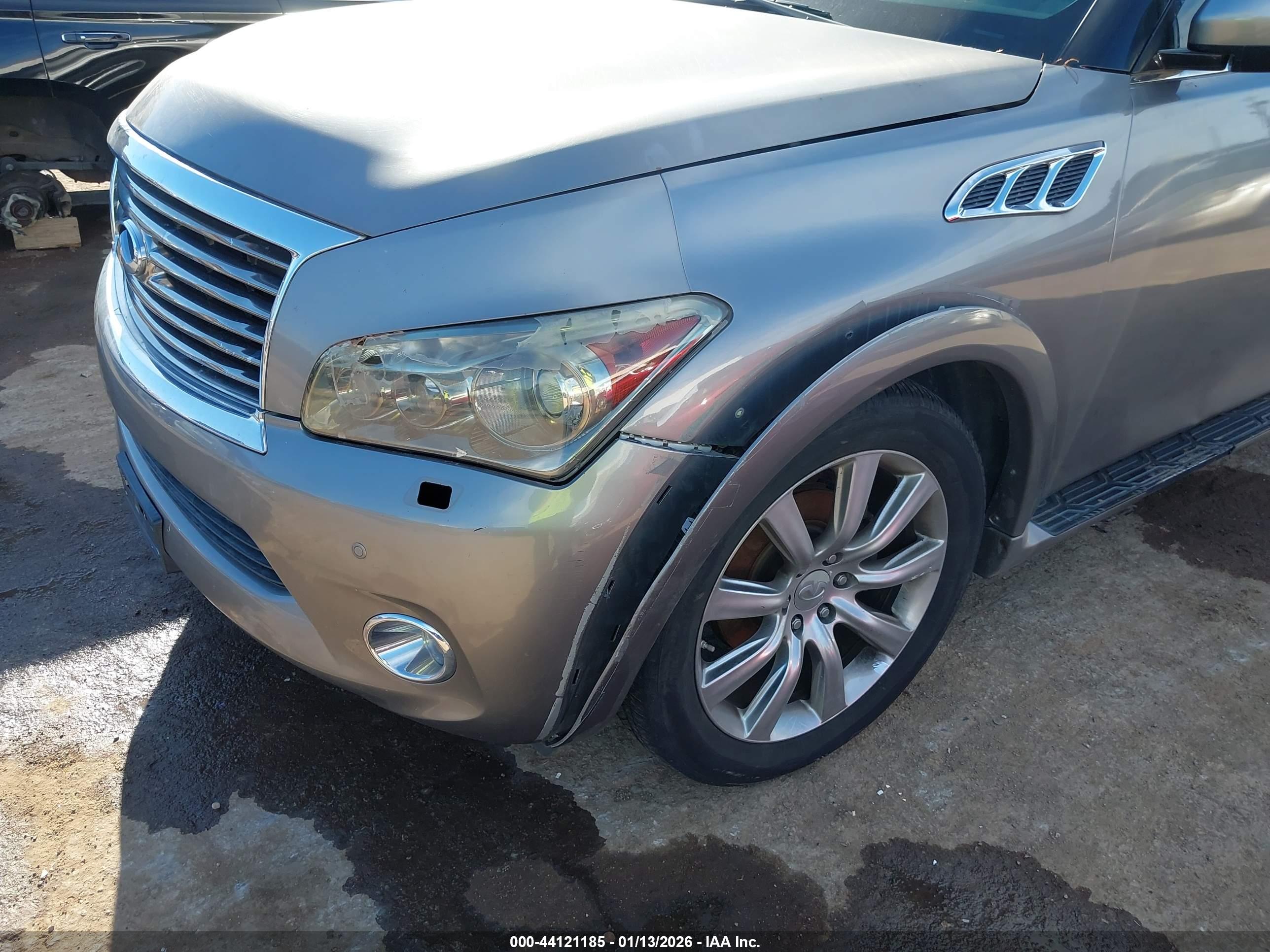 INFINITI QX56 image 6