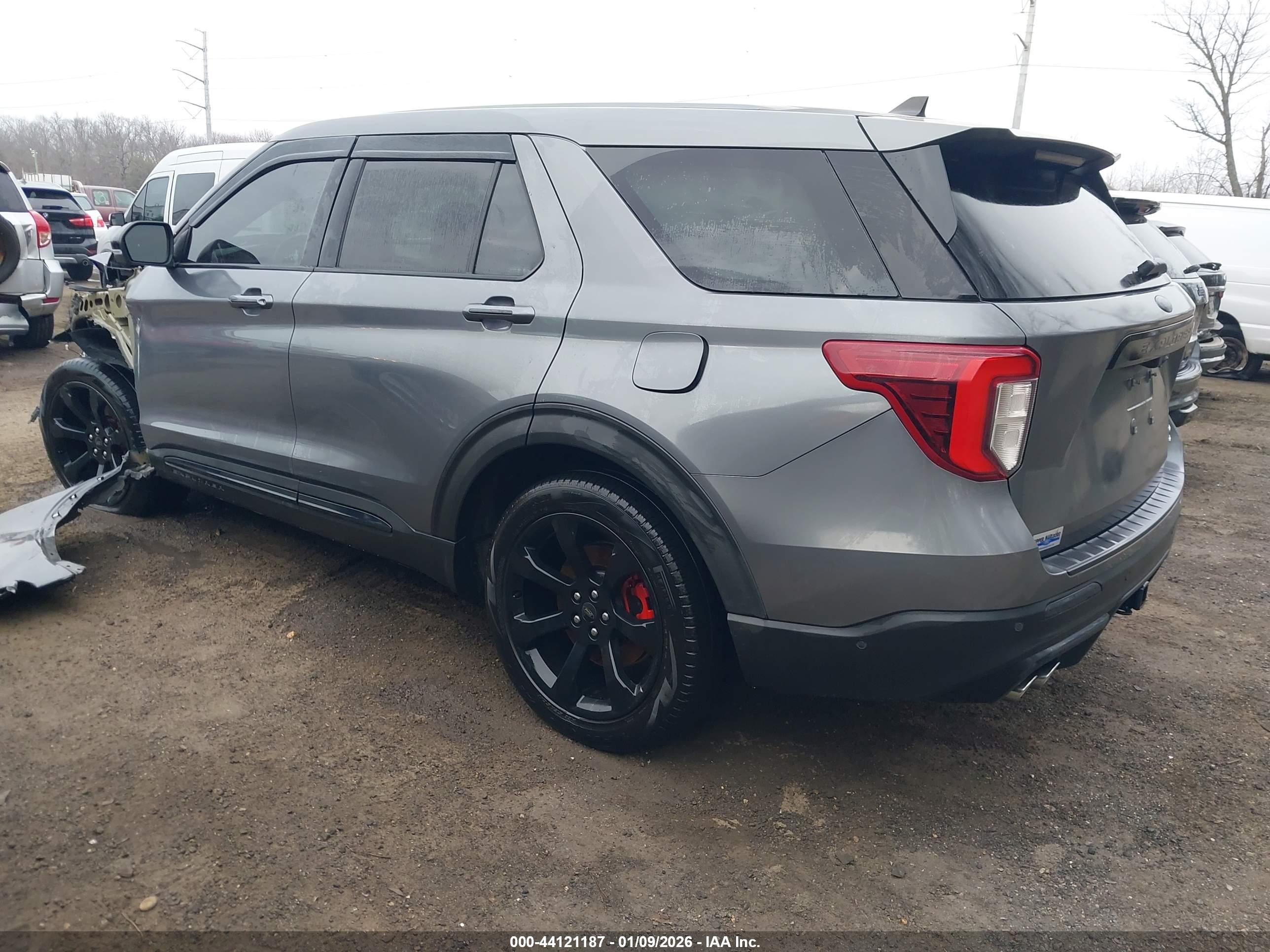 FORD EXPLORER image 3