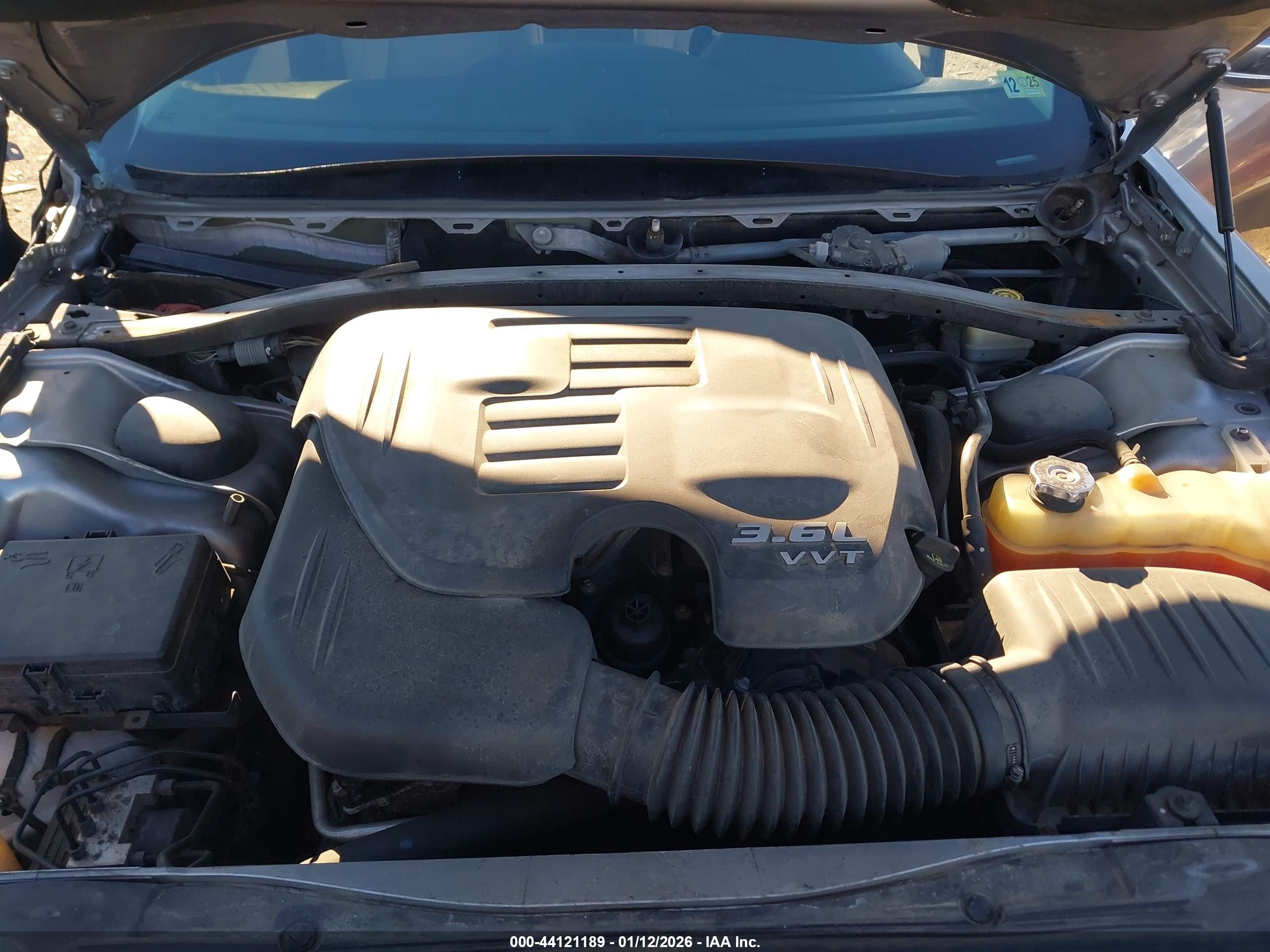 CHRYSLER 300C image 10