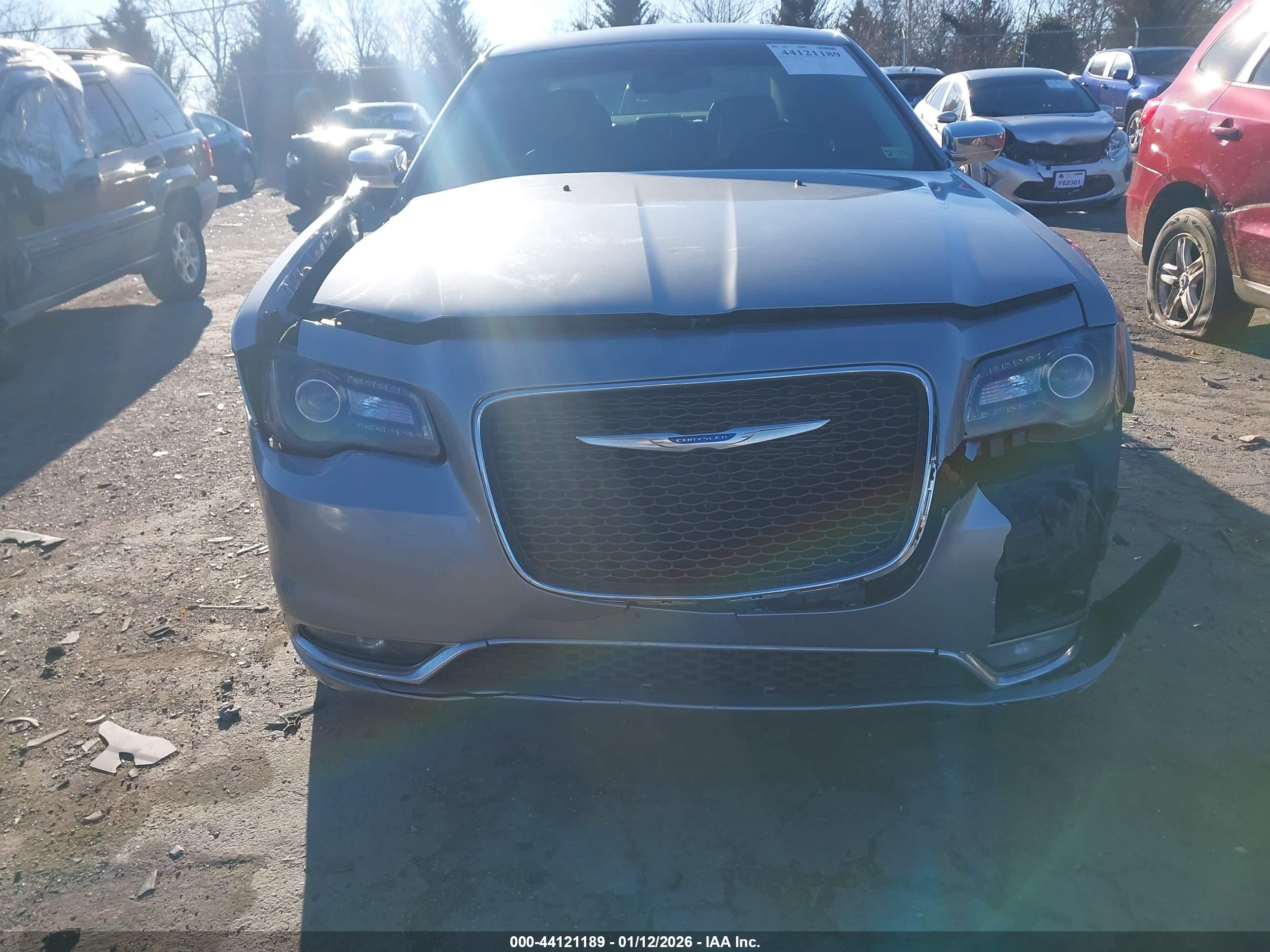 CHRYSLER 300C image 6