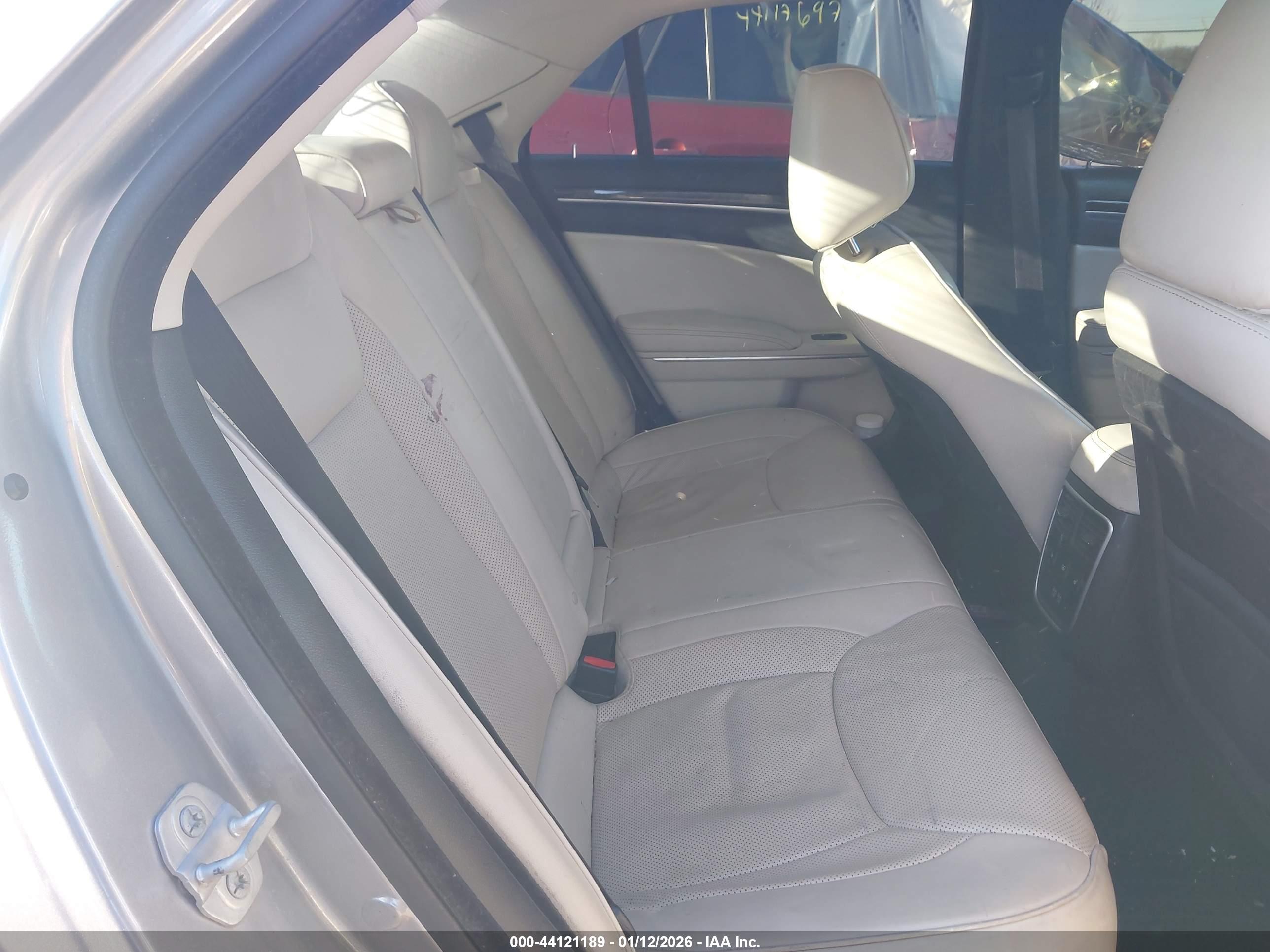 CHRYSLER 300C image 8