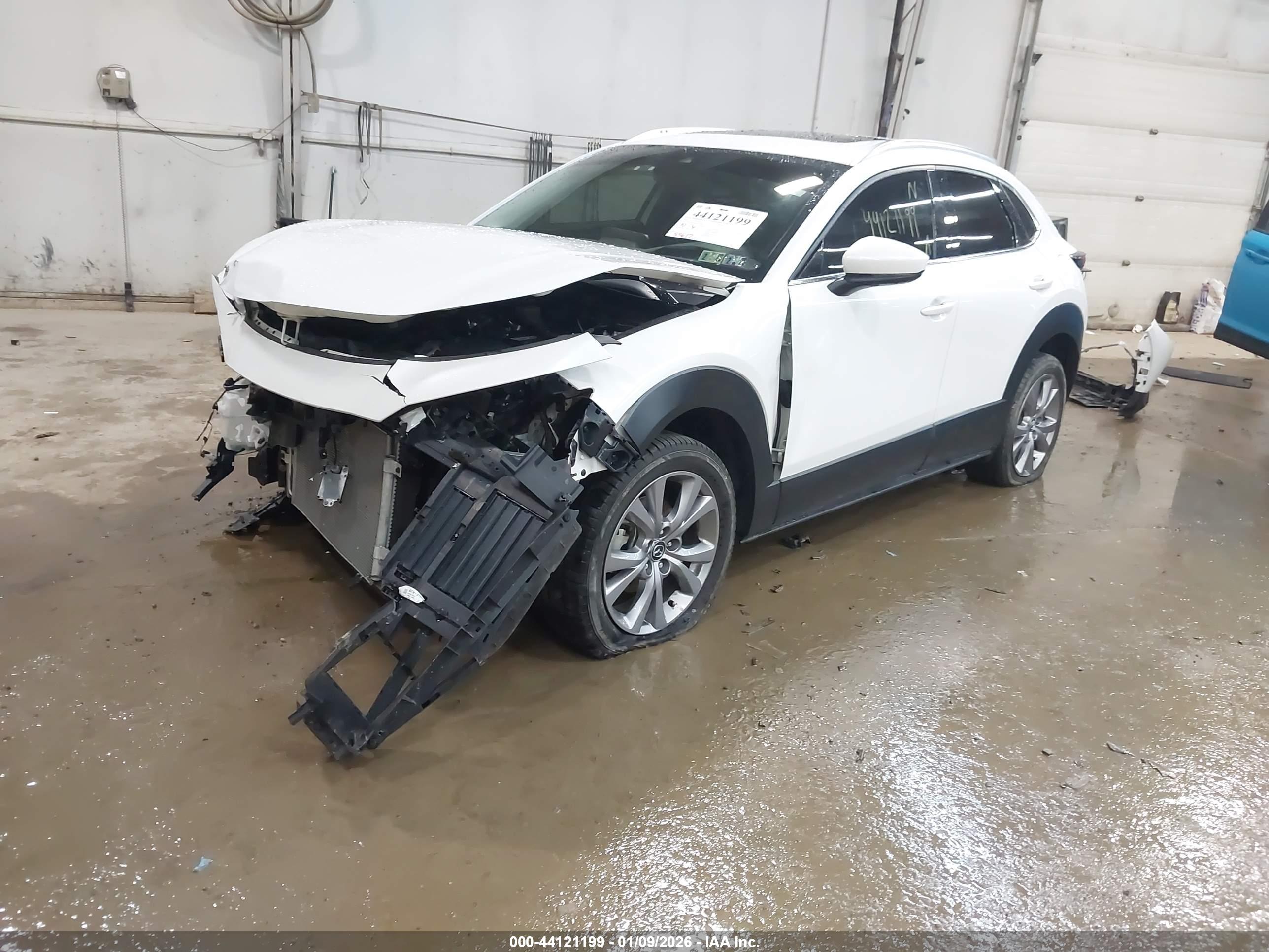 MAZDA CX-30 image 2