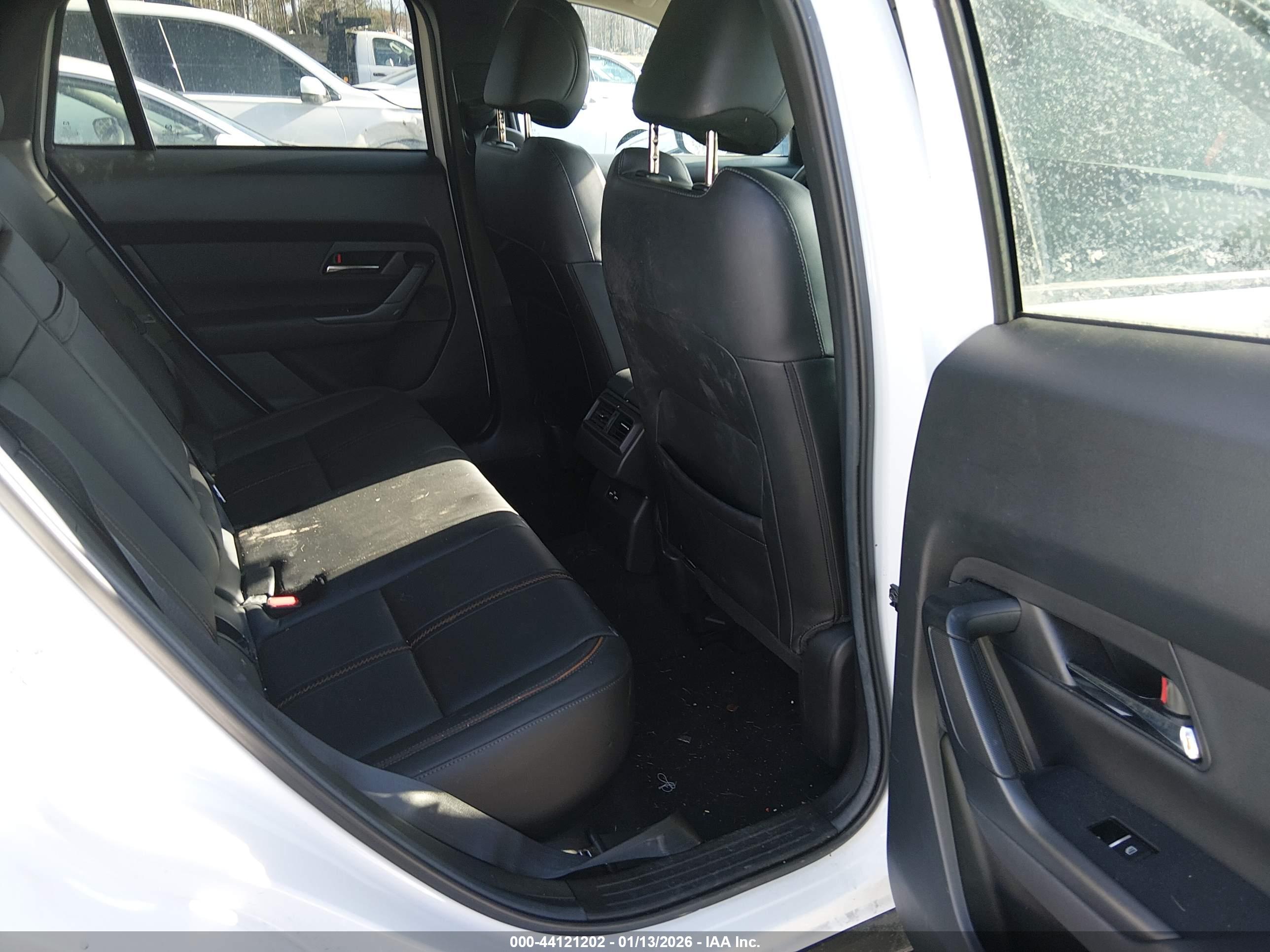 MAZDA CX-50 image 8
