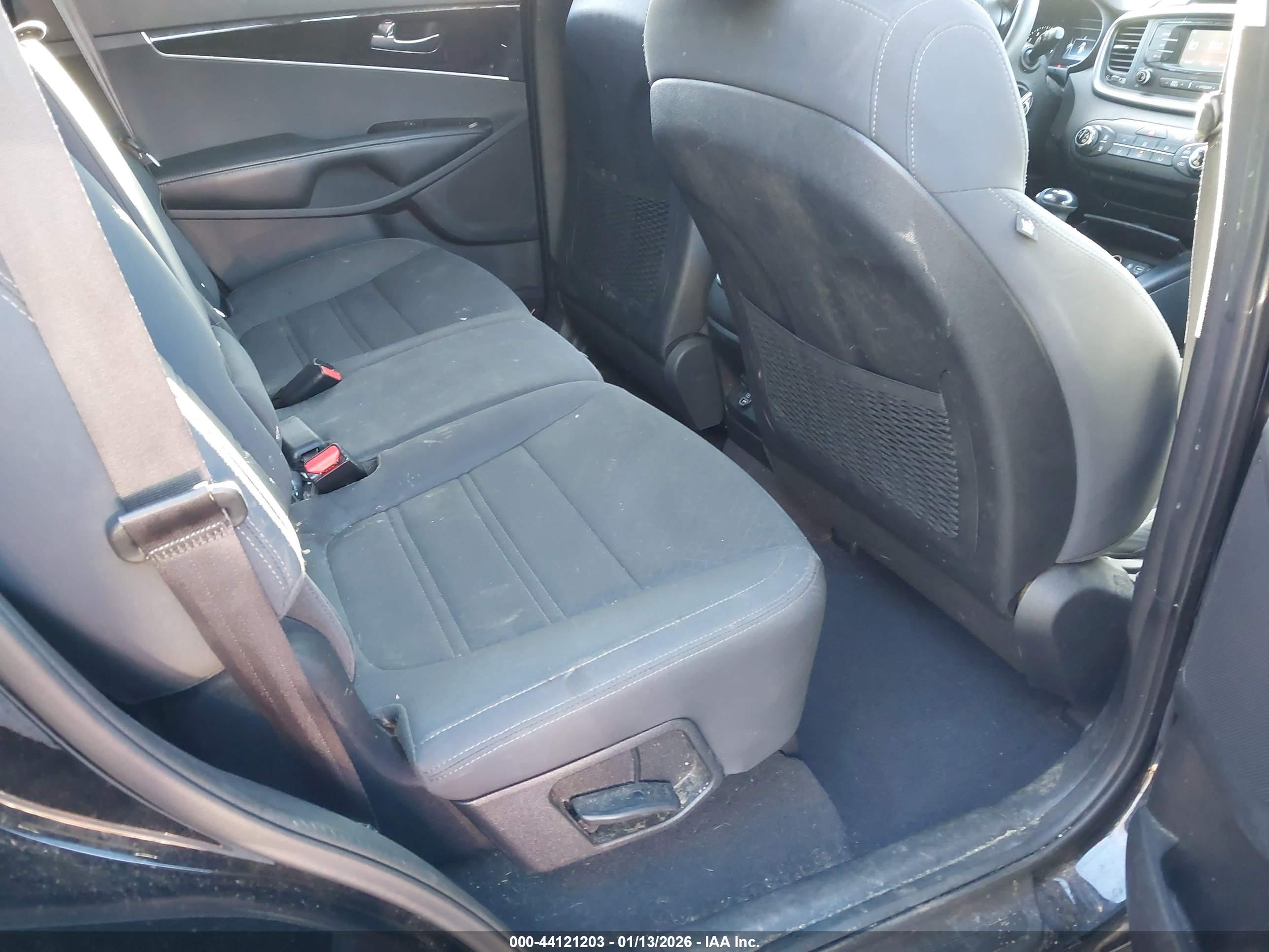 KIA SORENTO image 8