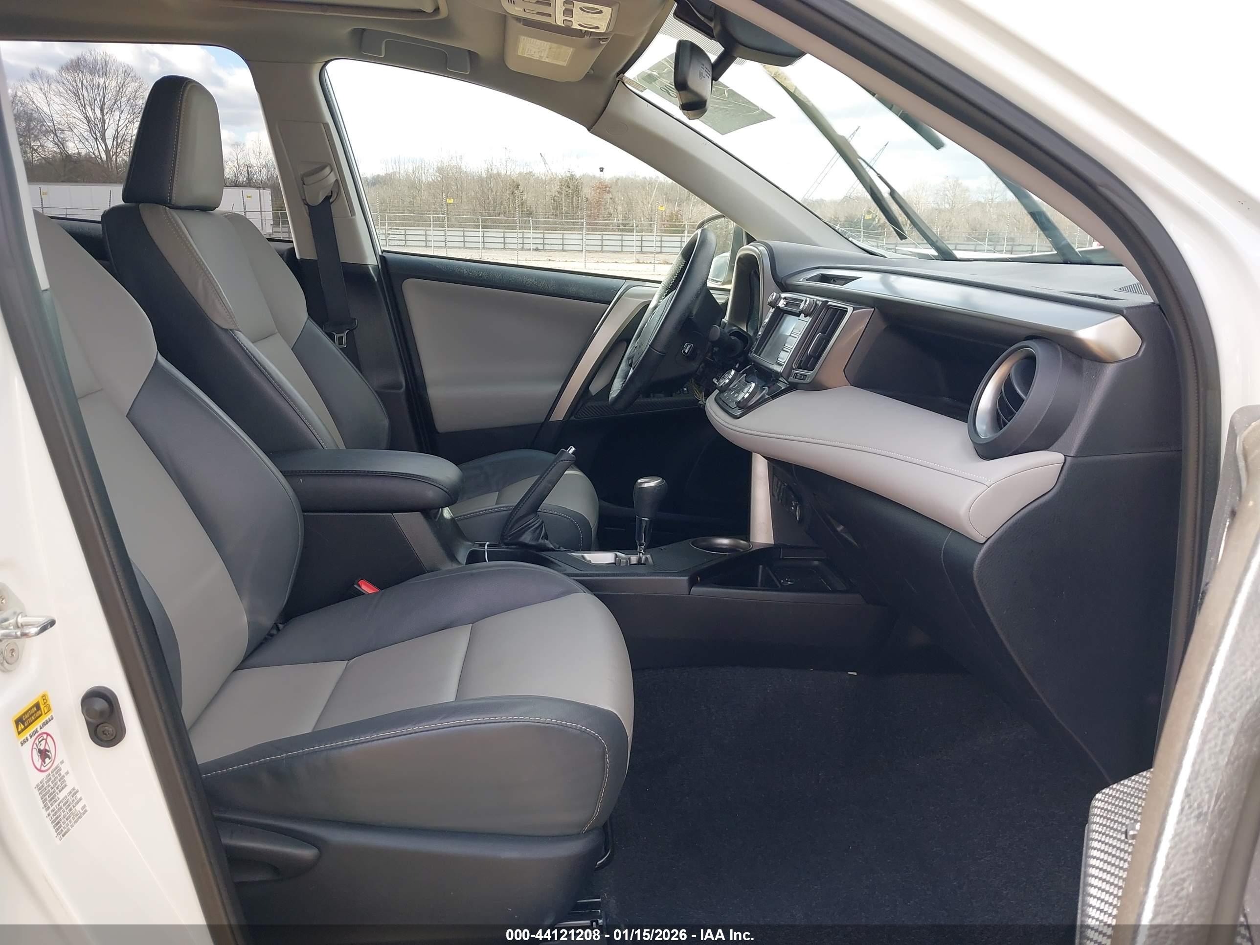 TOYOTA RAV4 image 5