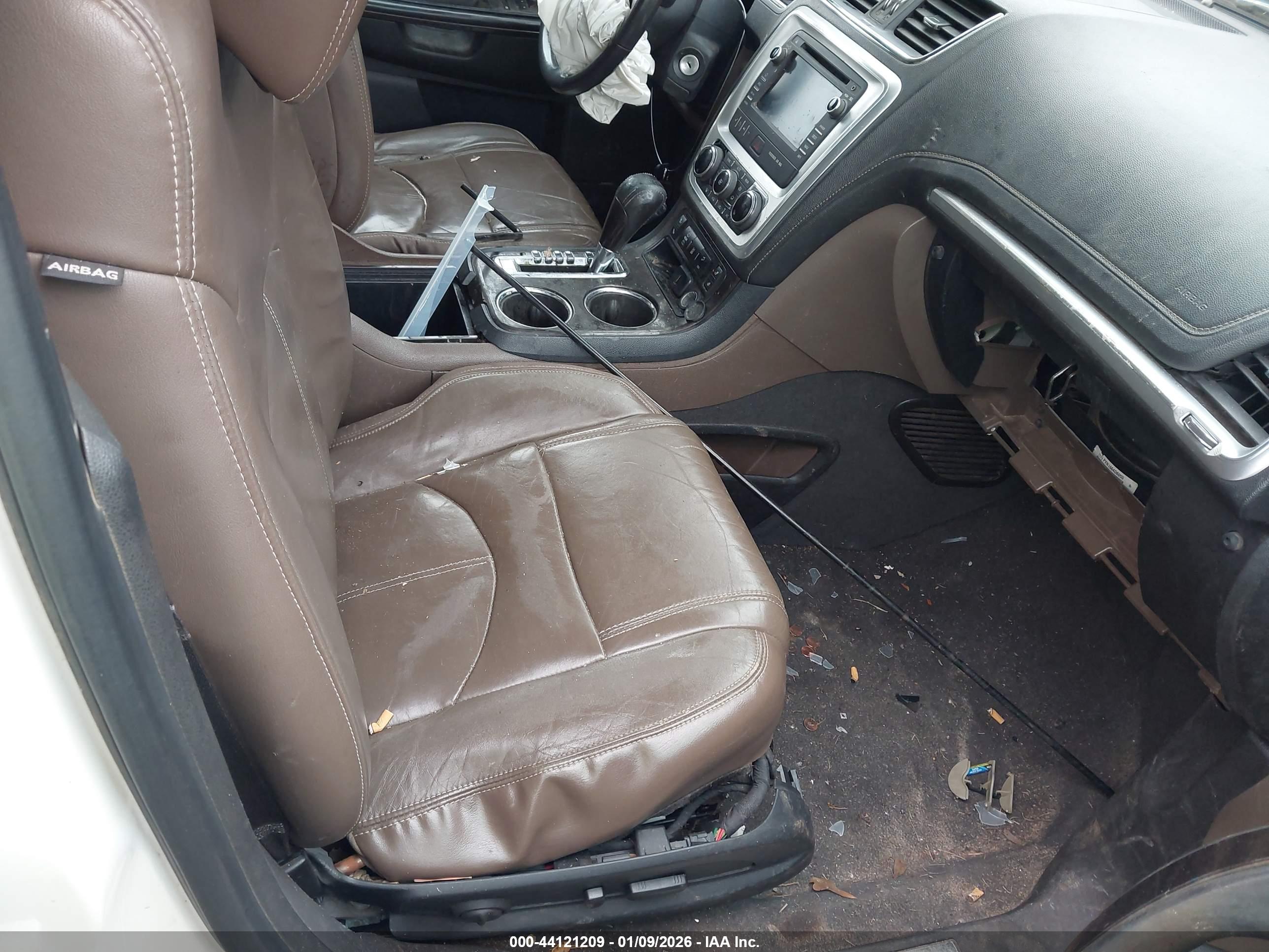 GMC ACADIA image 5