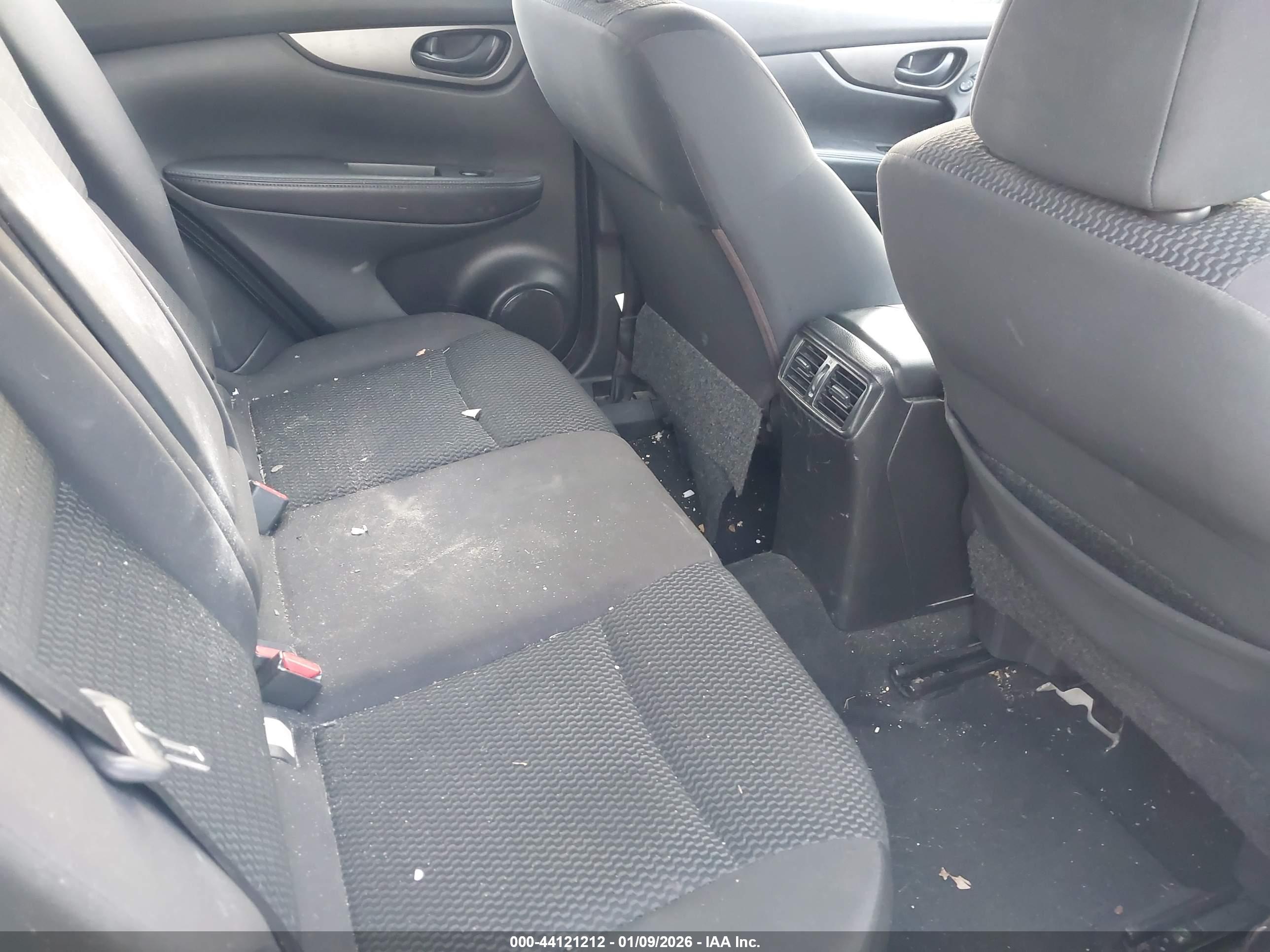 NISSAN ROGUE image 8