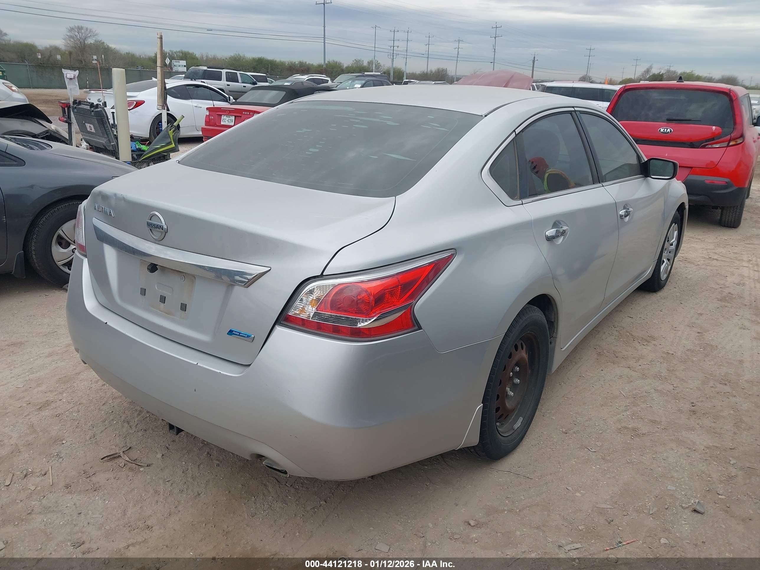 NISSAN ALTIMA image 4