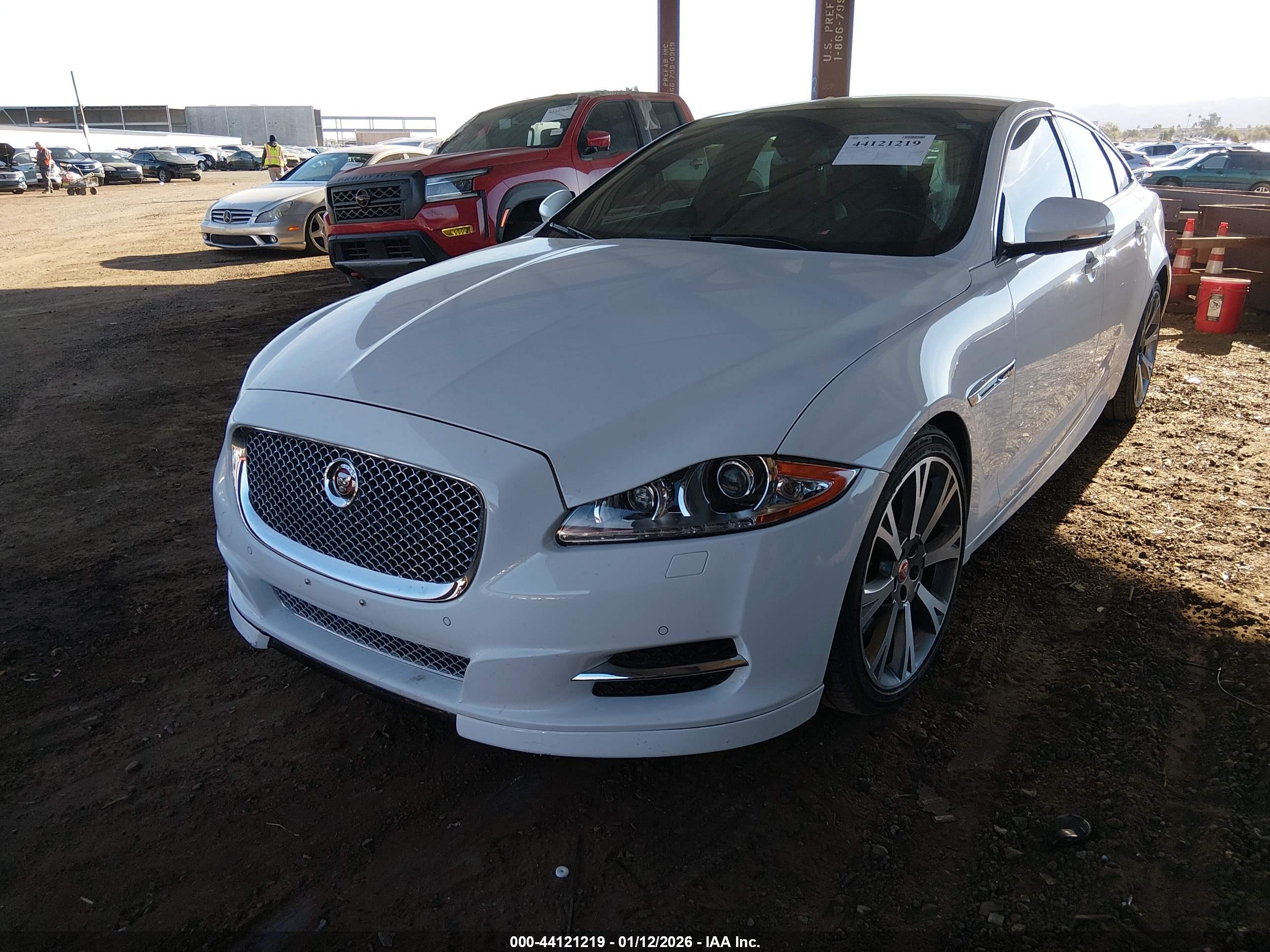 JAGUAR XJ image 6