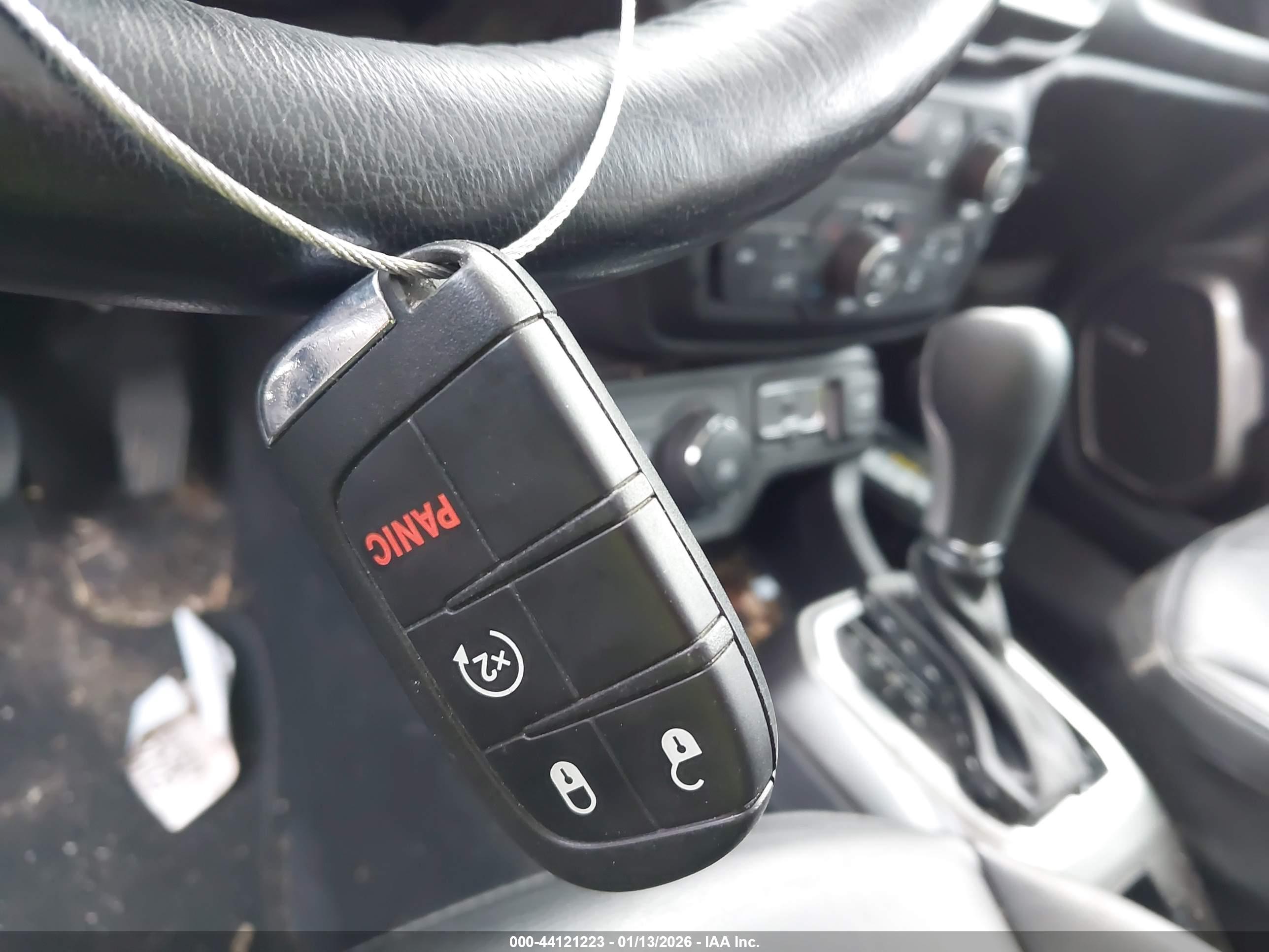 JEEP RENEGADE image 11