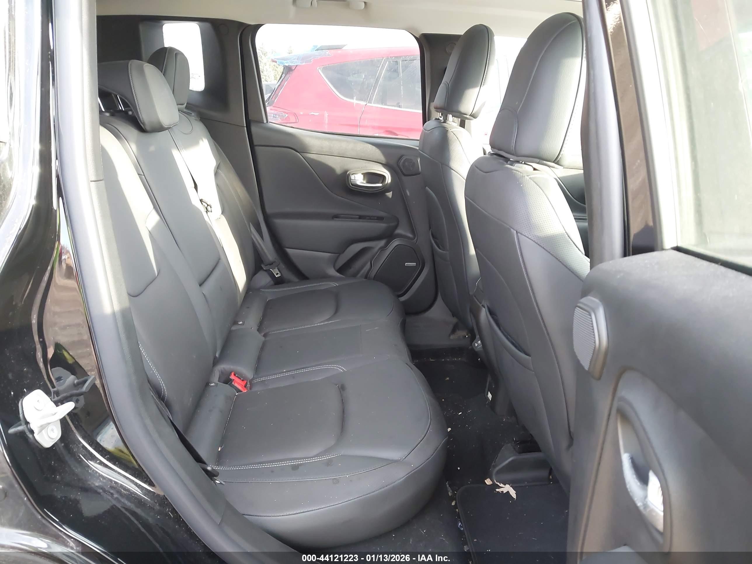 JEEP RENEGADE image 8
