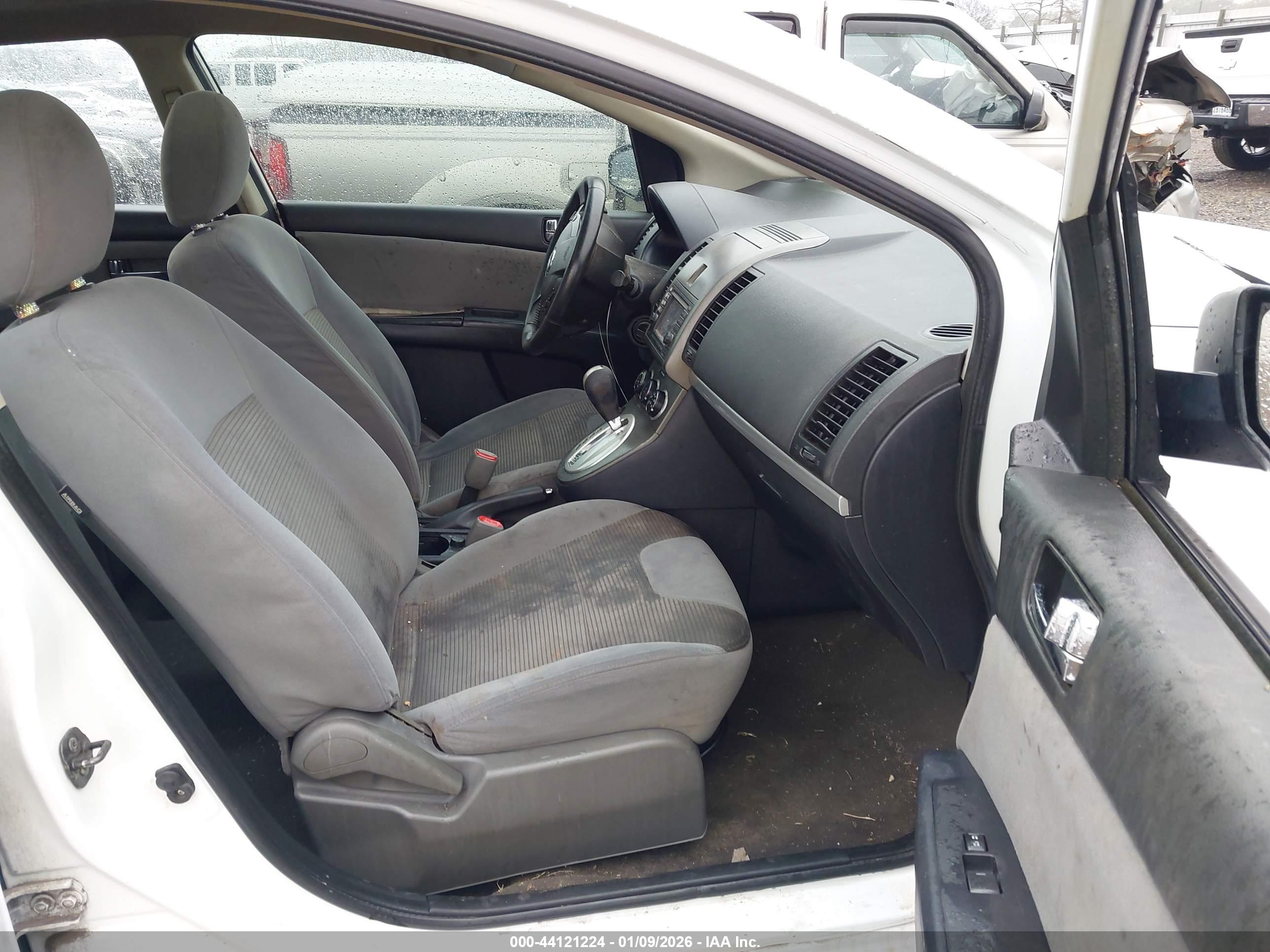 NISSAN SENTRA image 5