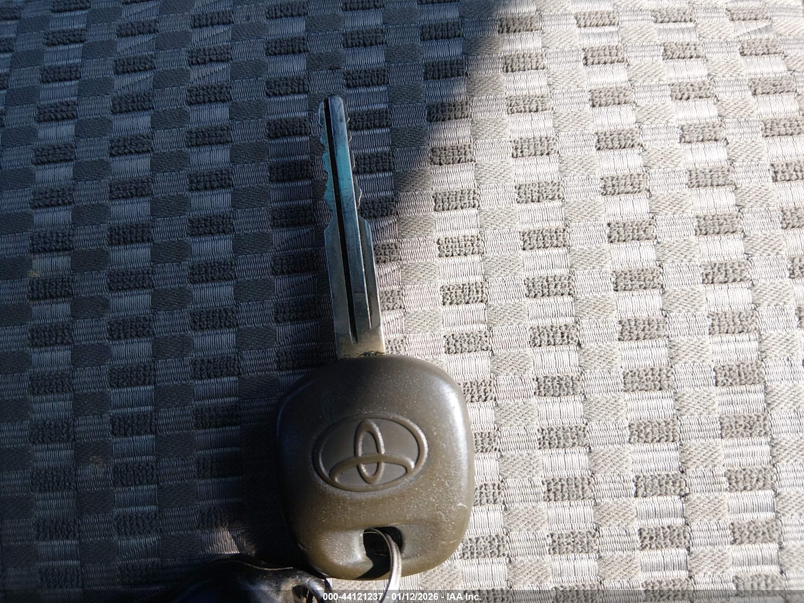 TOYOTA 4RUNNER image 11