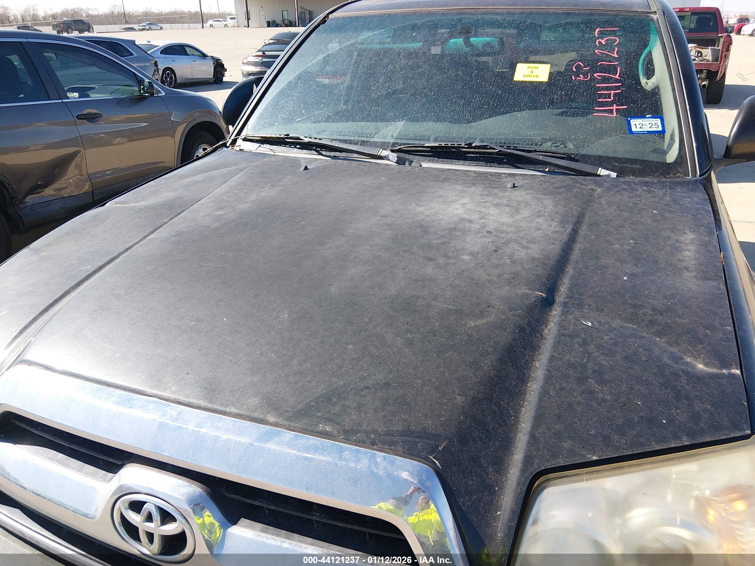 TOYOTA 4RUNNER image 6