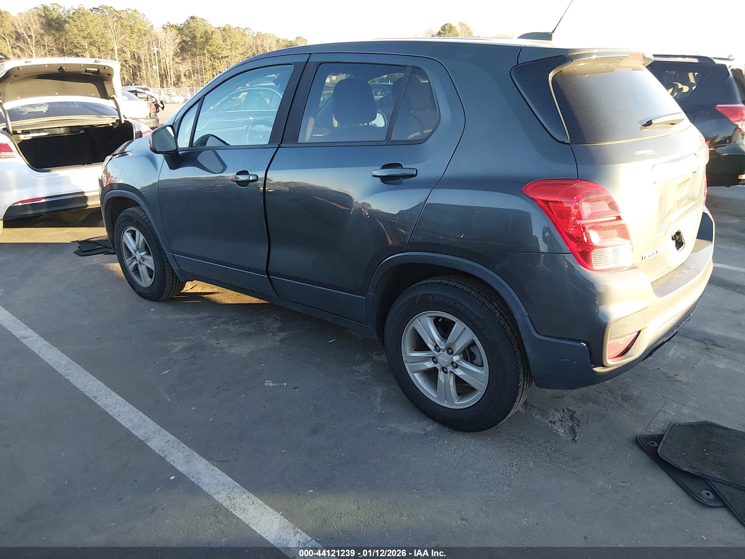 CHEVROLET TRAX image 3