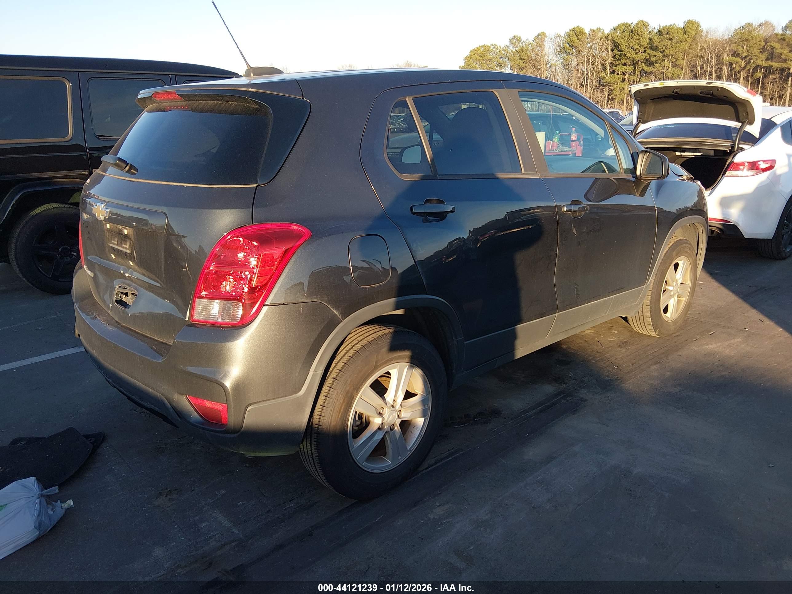 CHEVROLET TRAX image 4