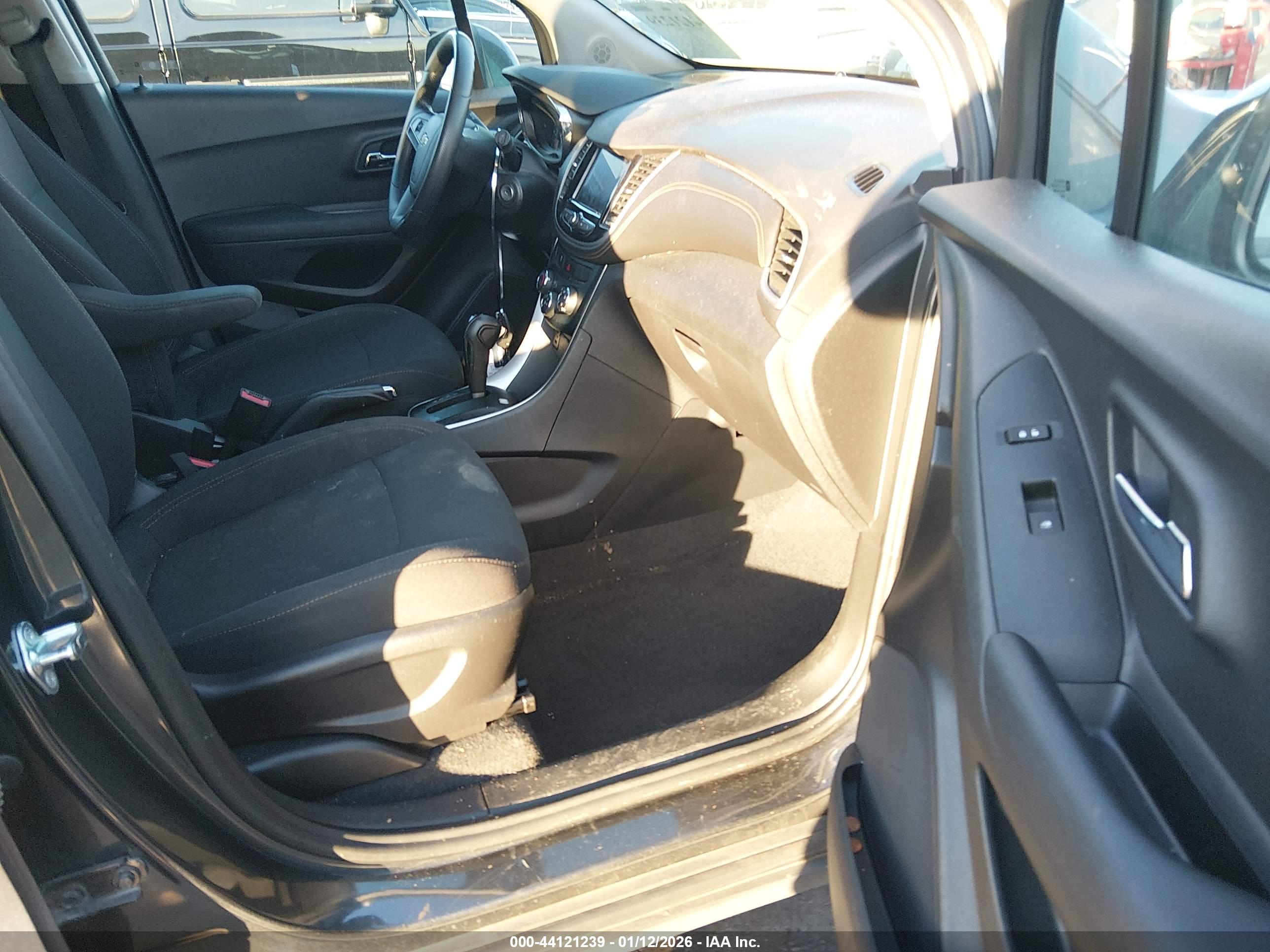 CHEVROLET TRAX image 5
