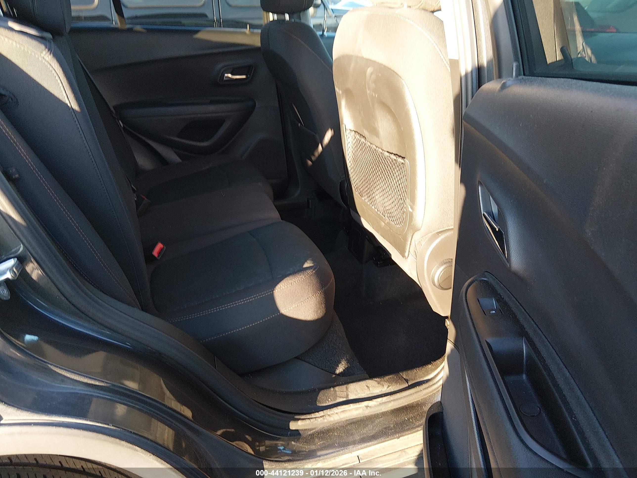 CHEVROLET TRAX image 8