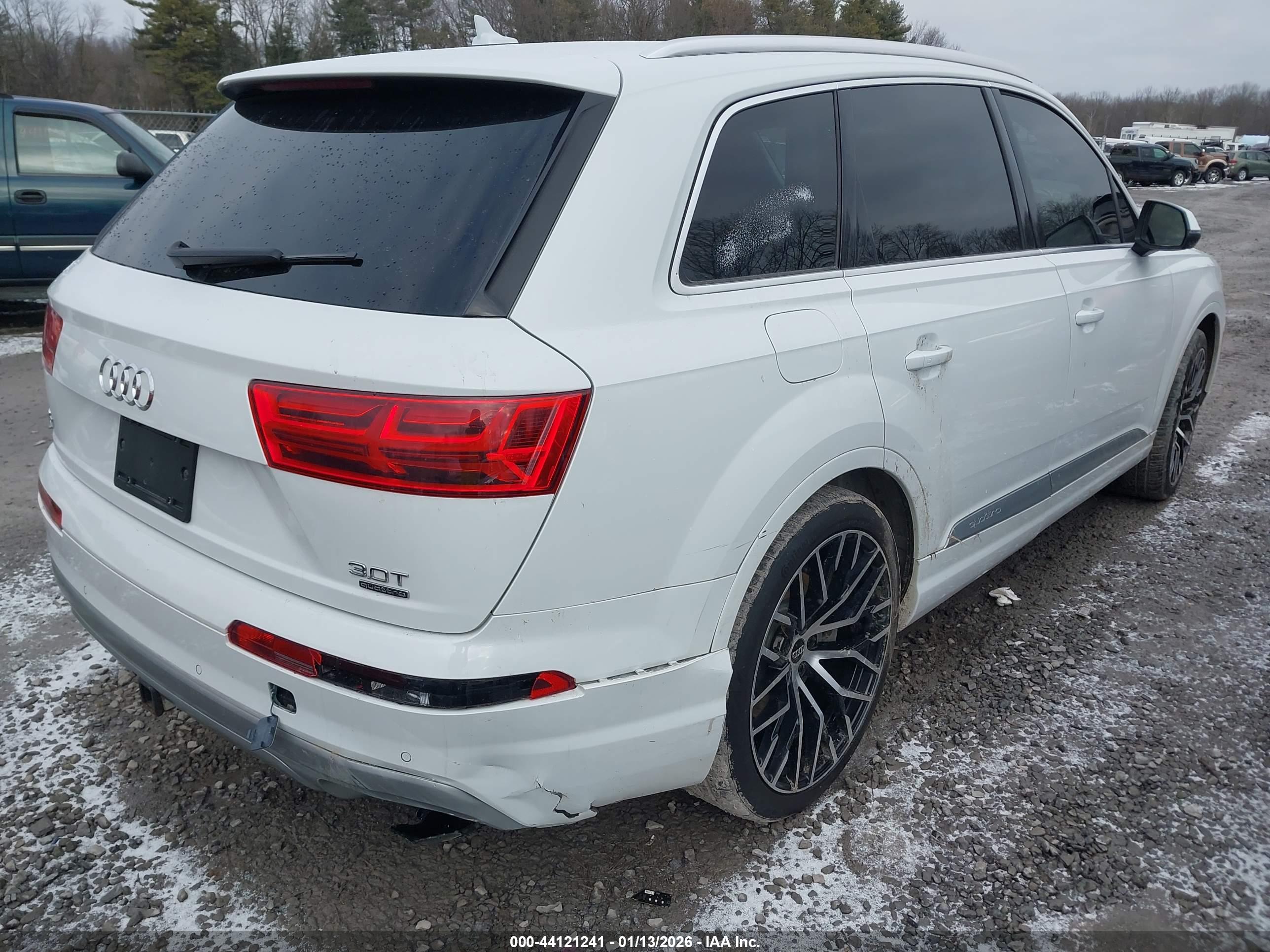 AUDI Q7 image 4