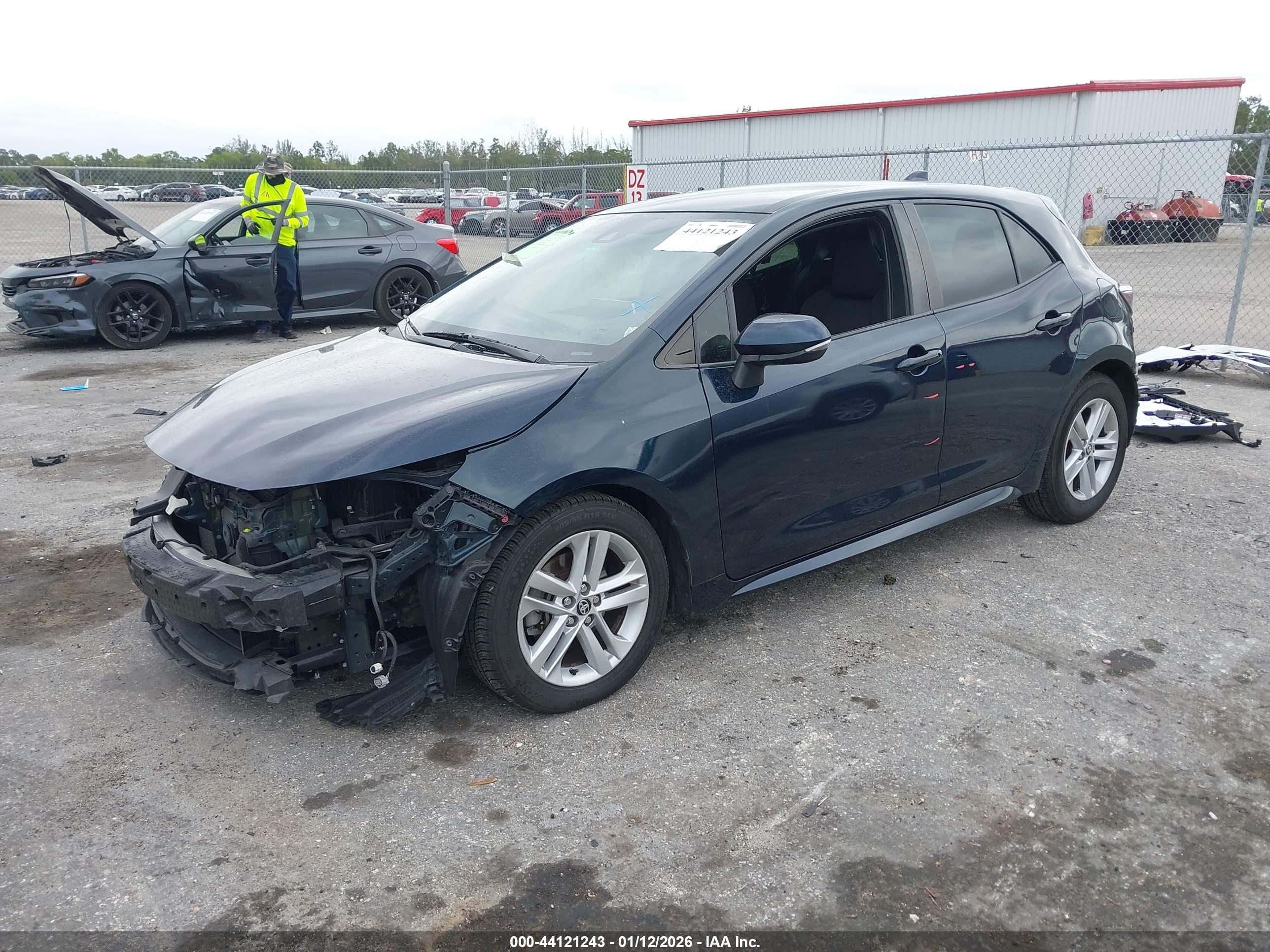 TOYOTA COROLLA image 2