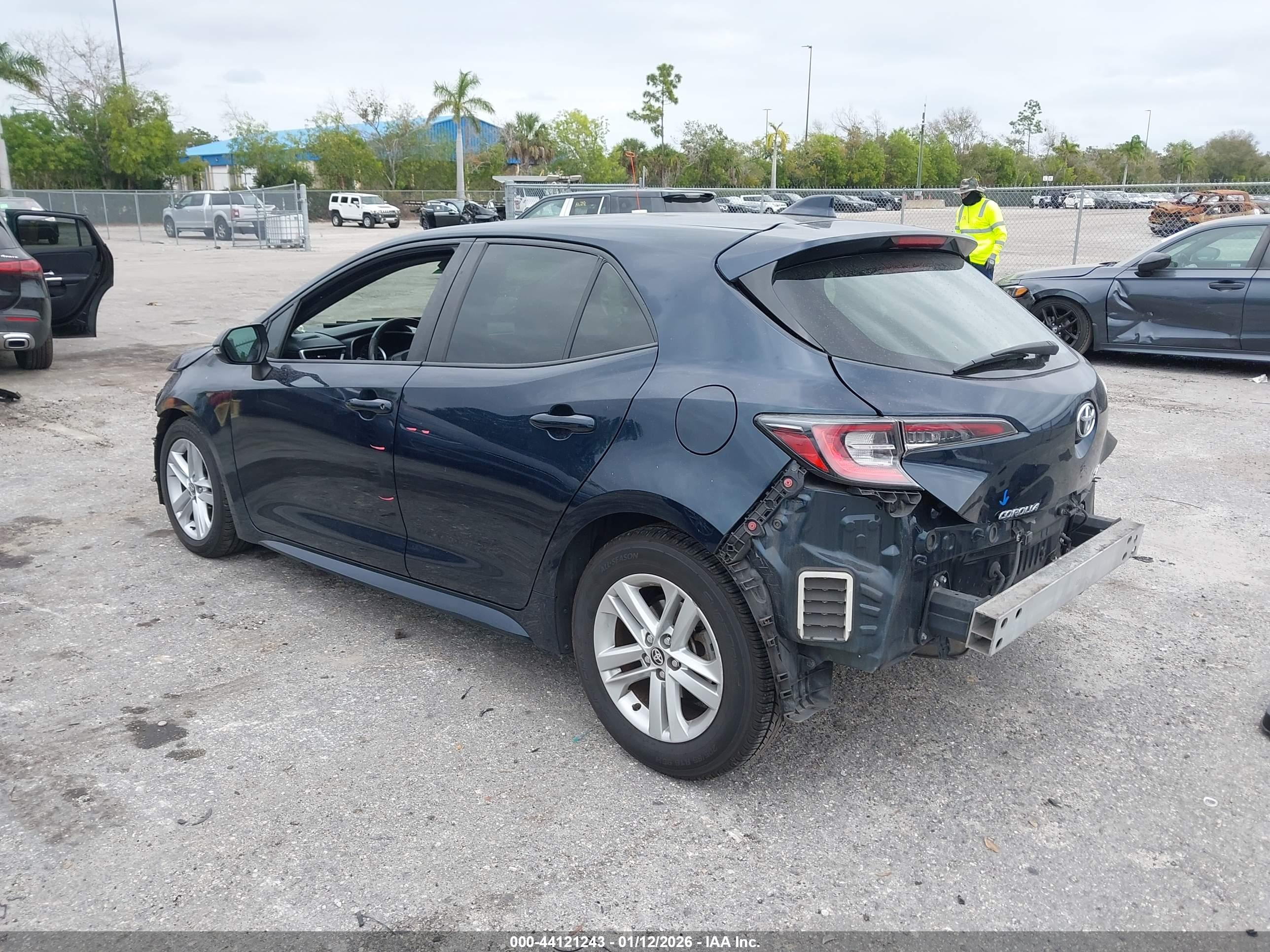 TOYOTA COROLLA image 3