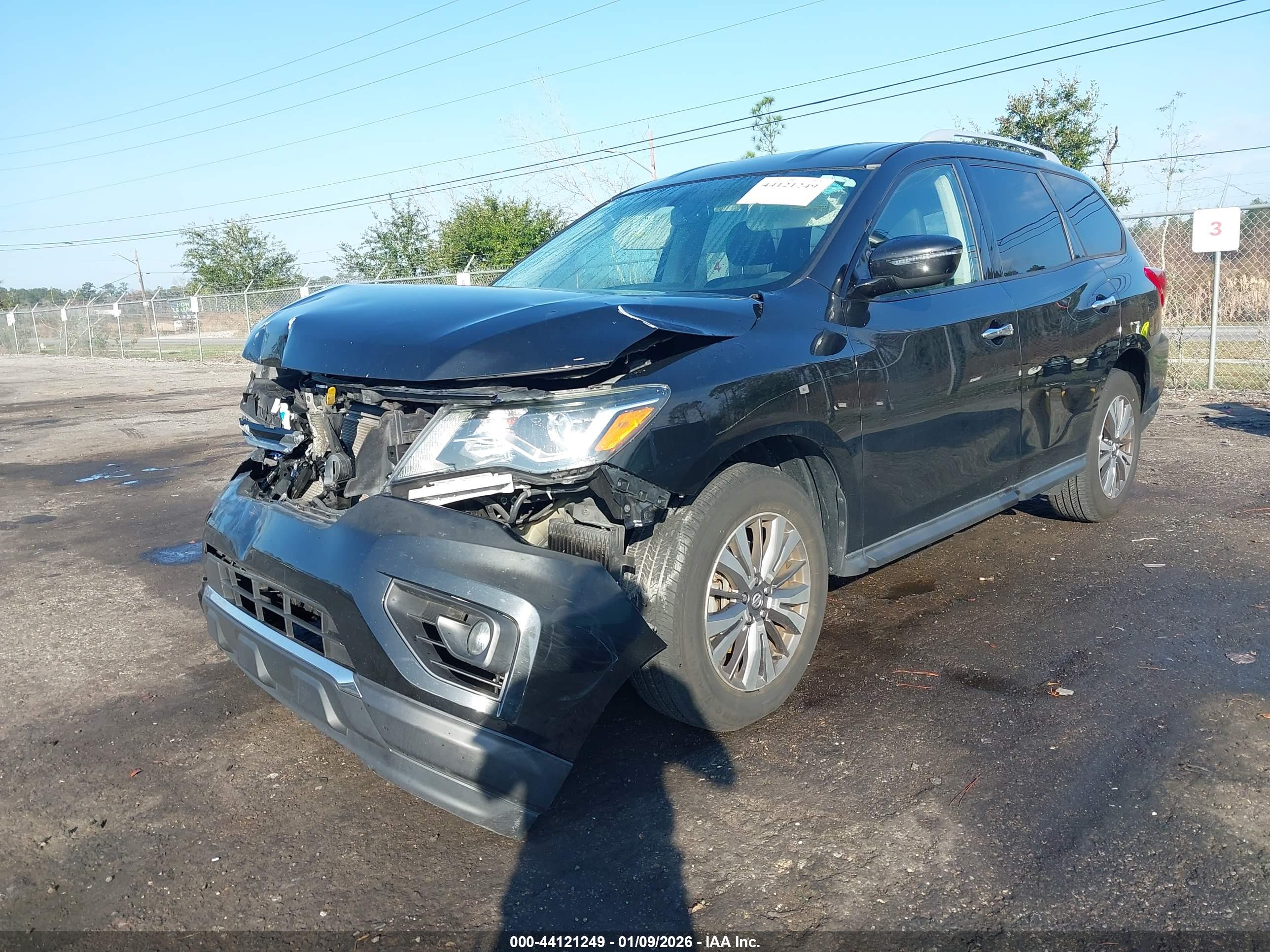NISSAN PATHFINDER image 2