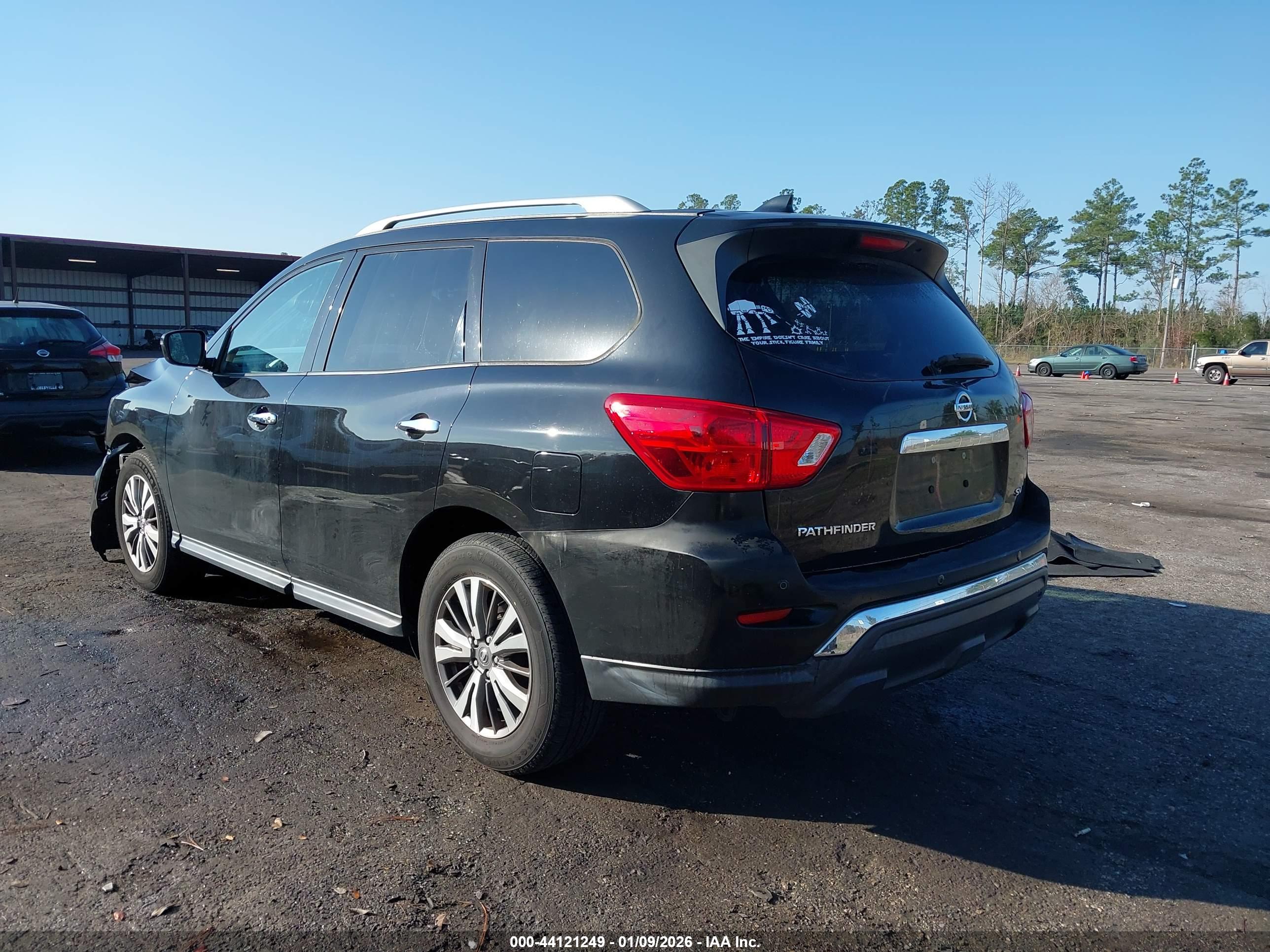 NISSAN PATHFINDER image 3