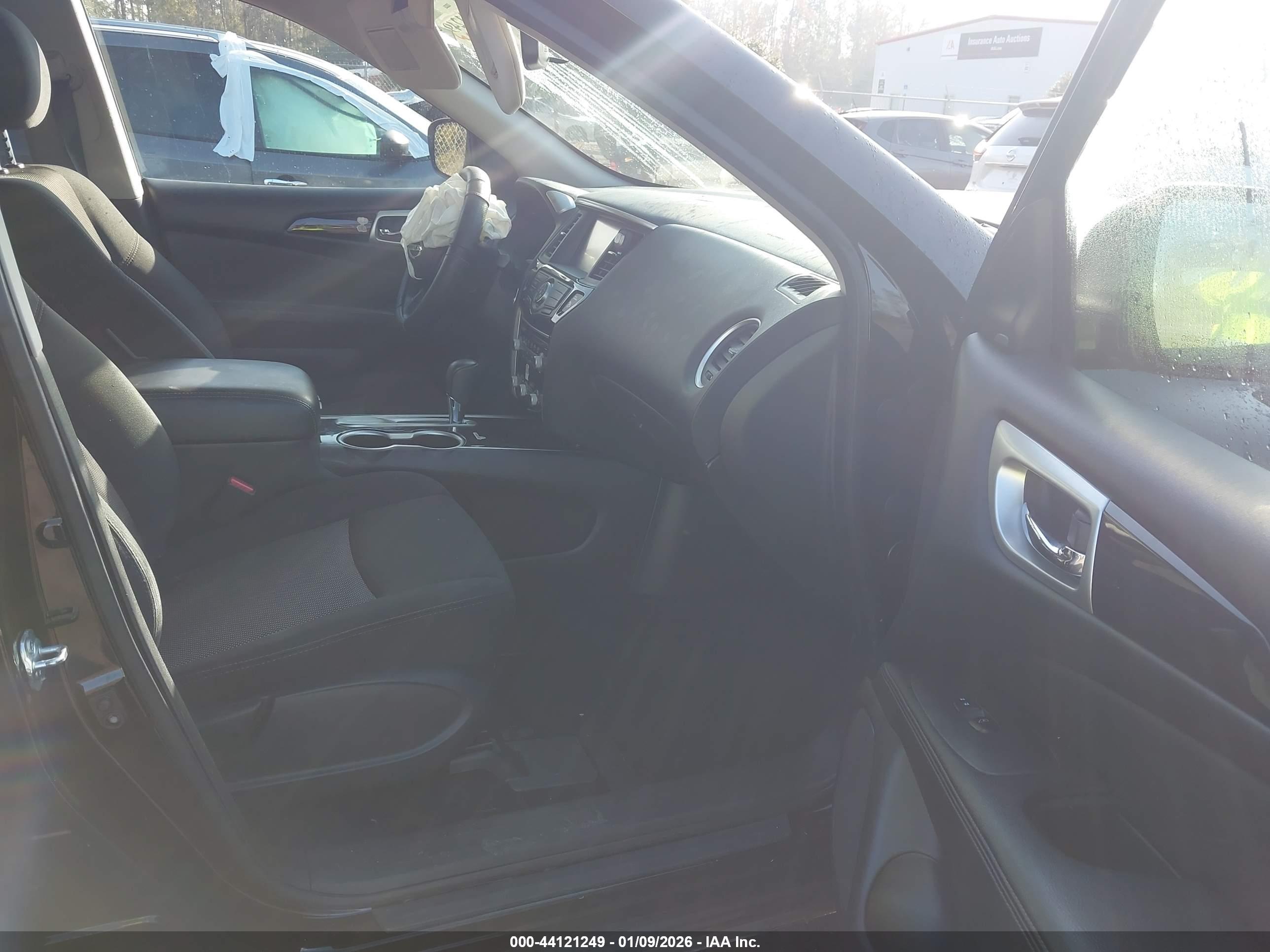 NISSAN PATHFINDER image 5