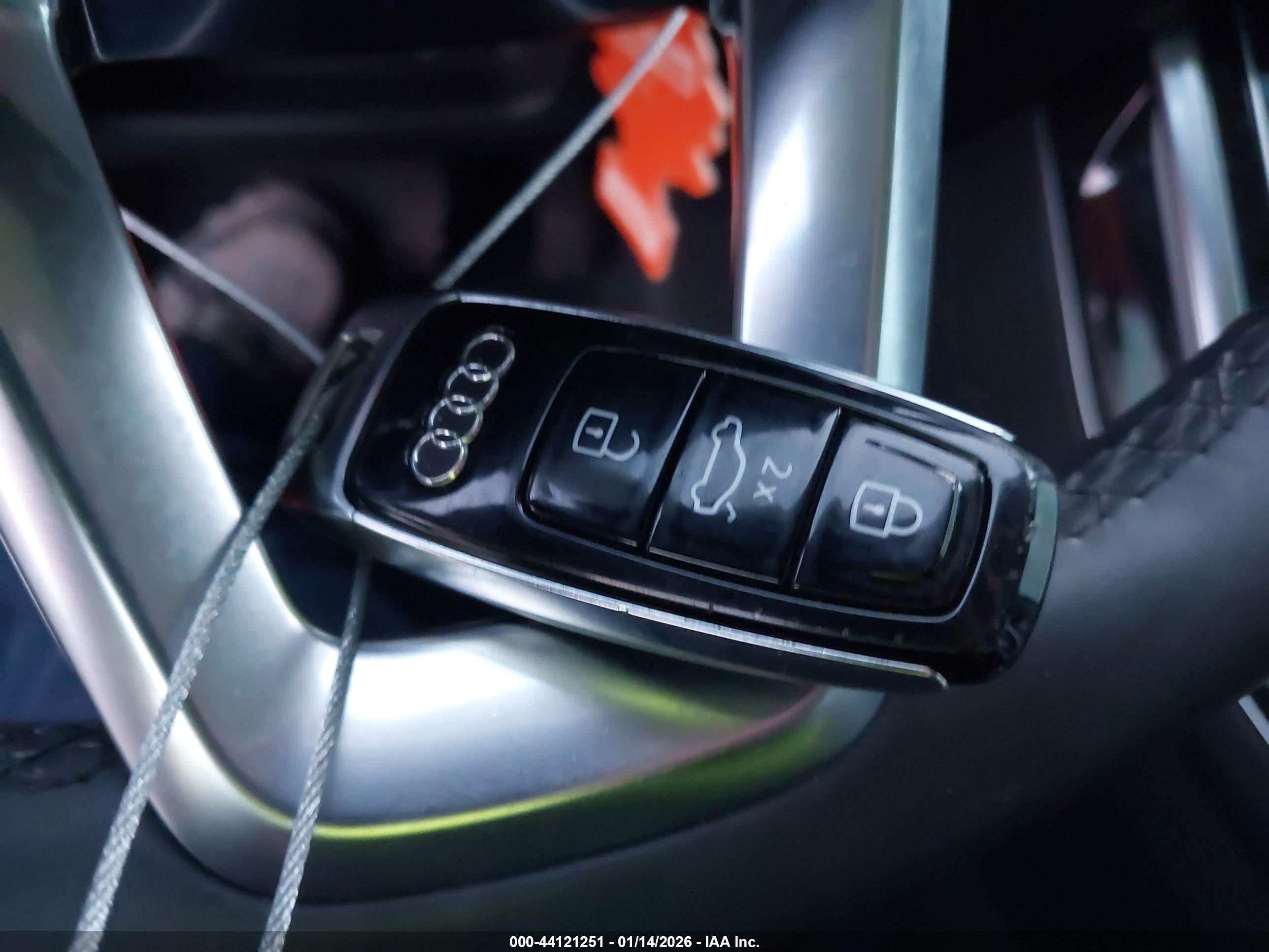 AUDI Q7 image 11