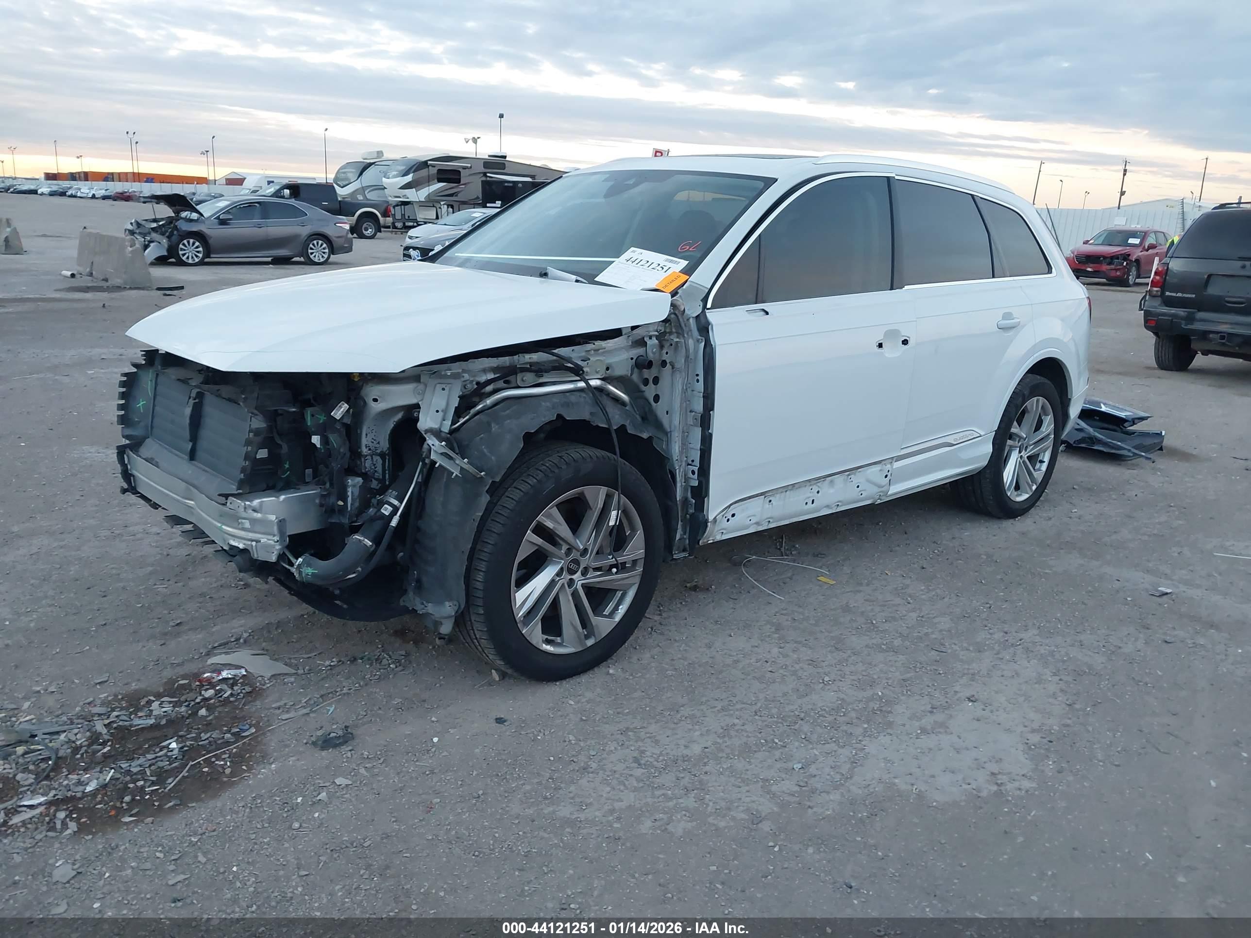 AUDI Q7 image 2