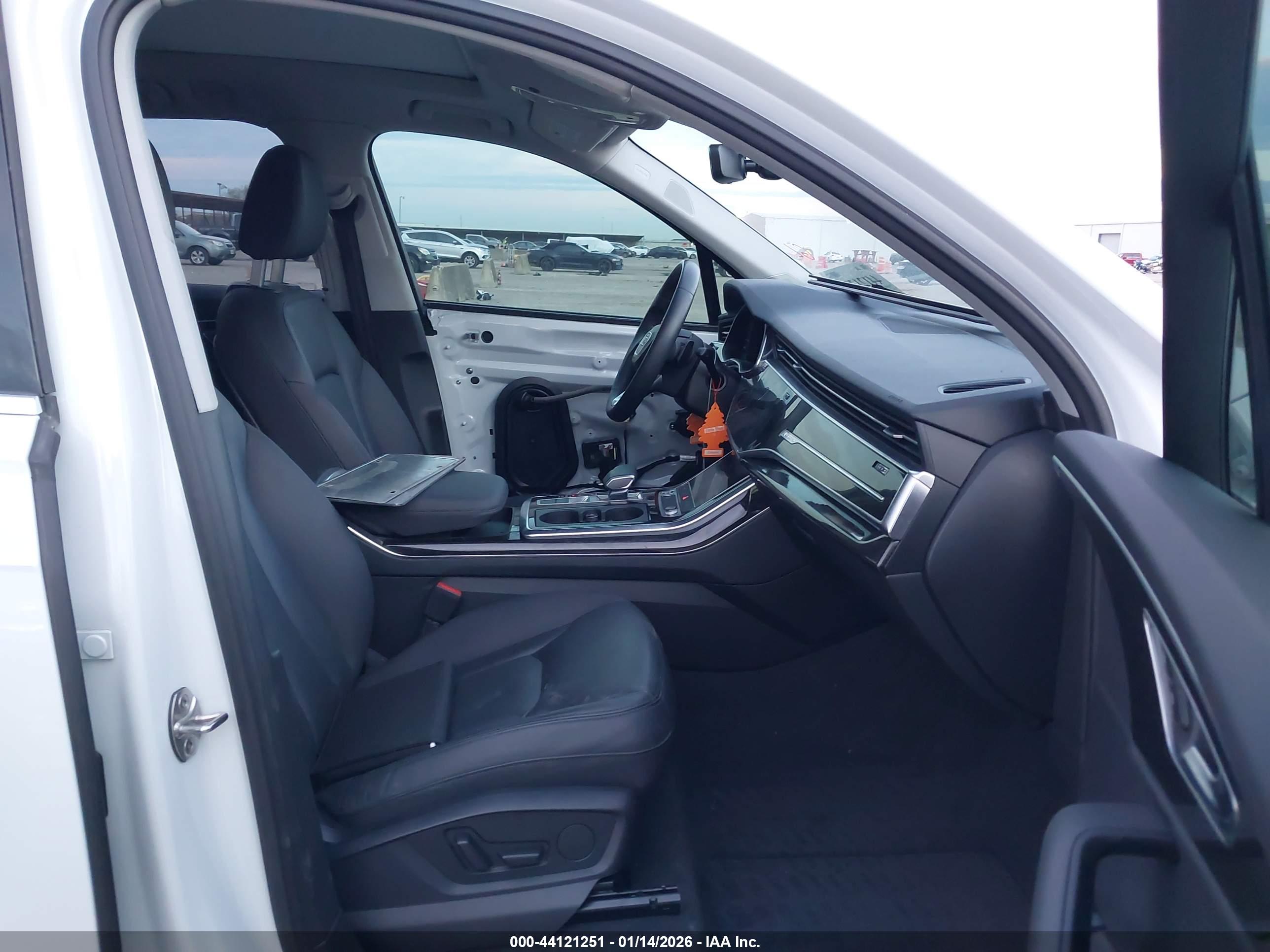 AUDI Q7 image 5