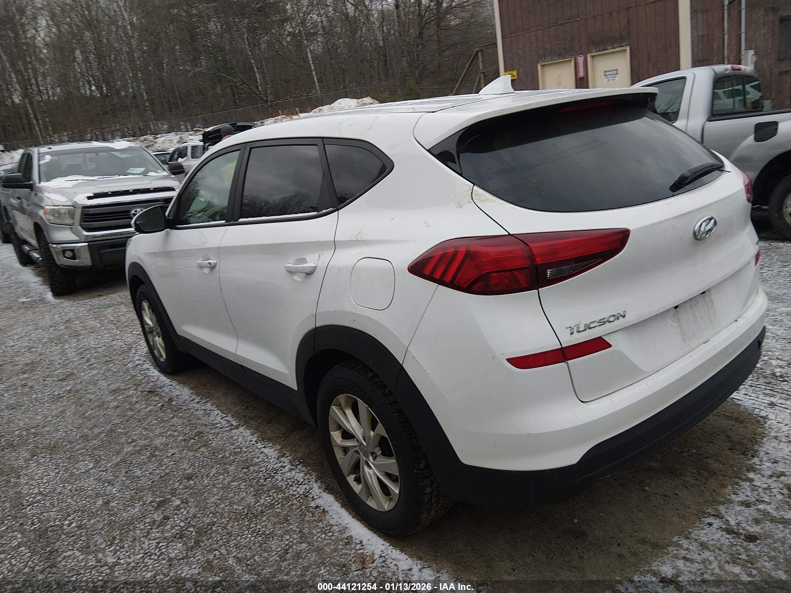 HYUNDAI TUCSON image 3