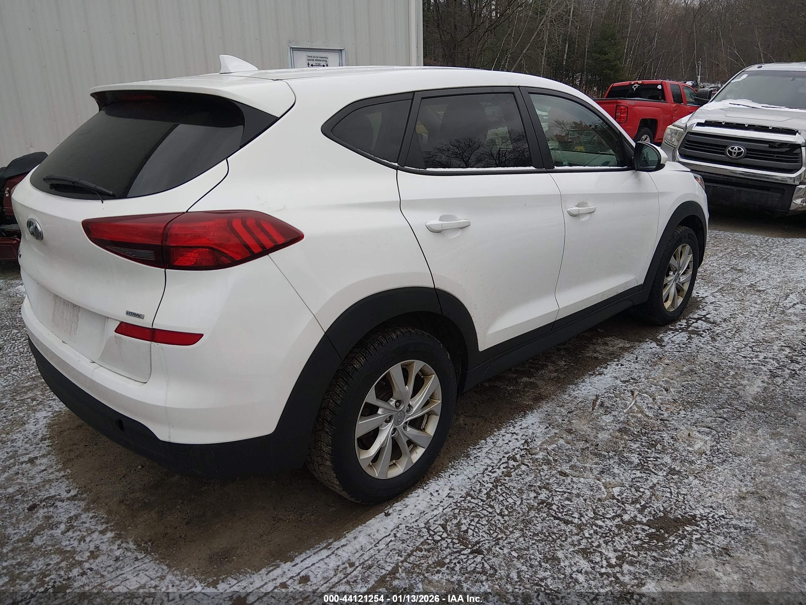 HYUNDAI TUCSON image 4