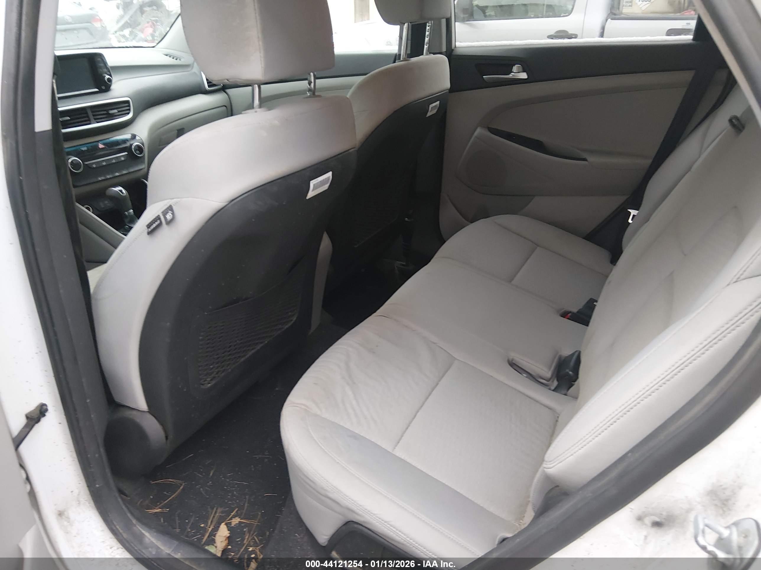HYUNDAI TUCSON image 8