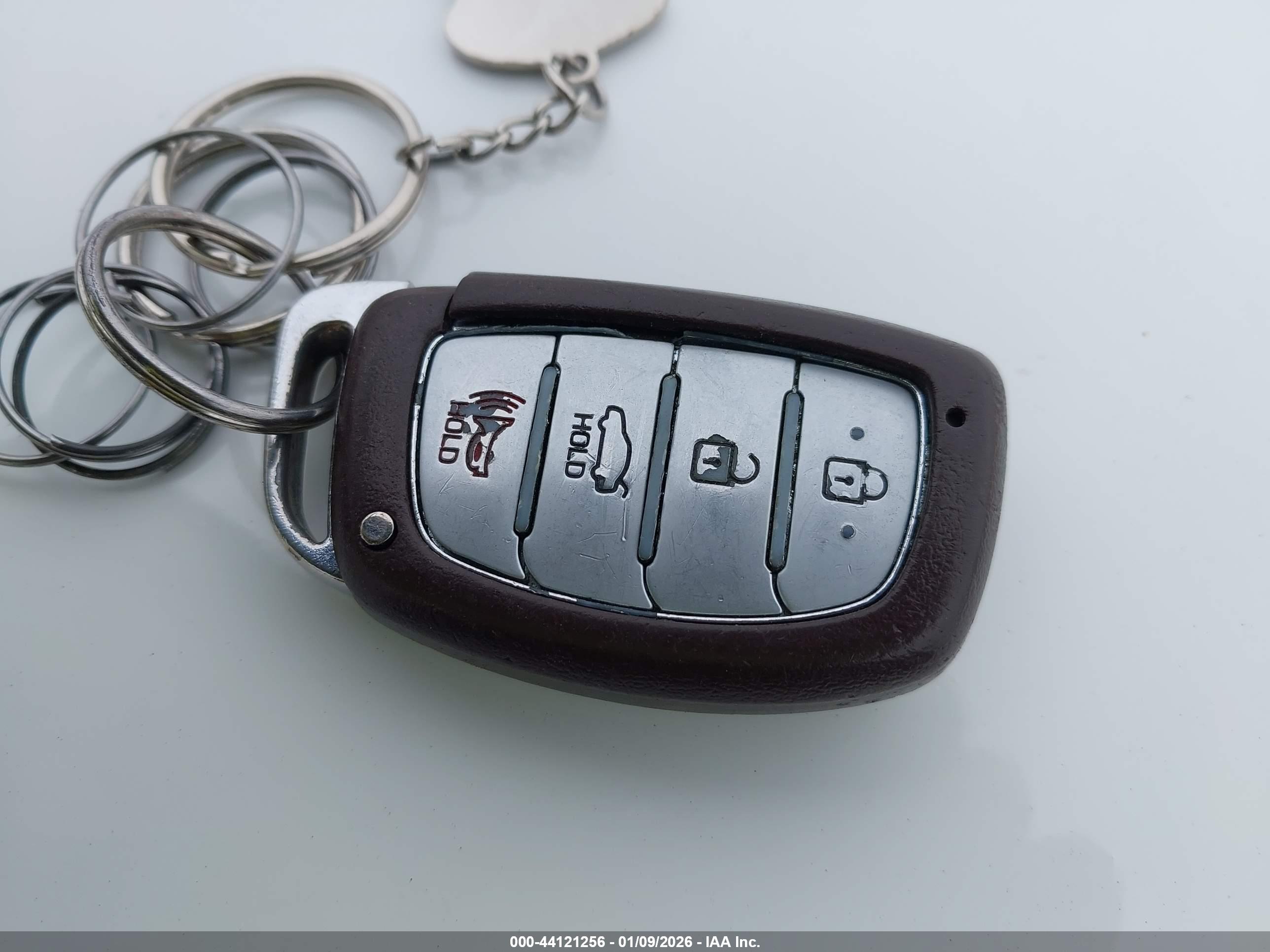HYUNDAI ELANTRA image 11