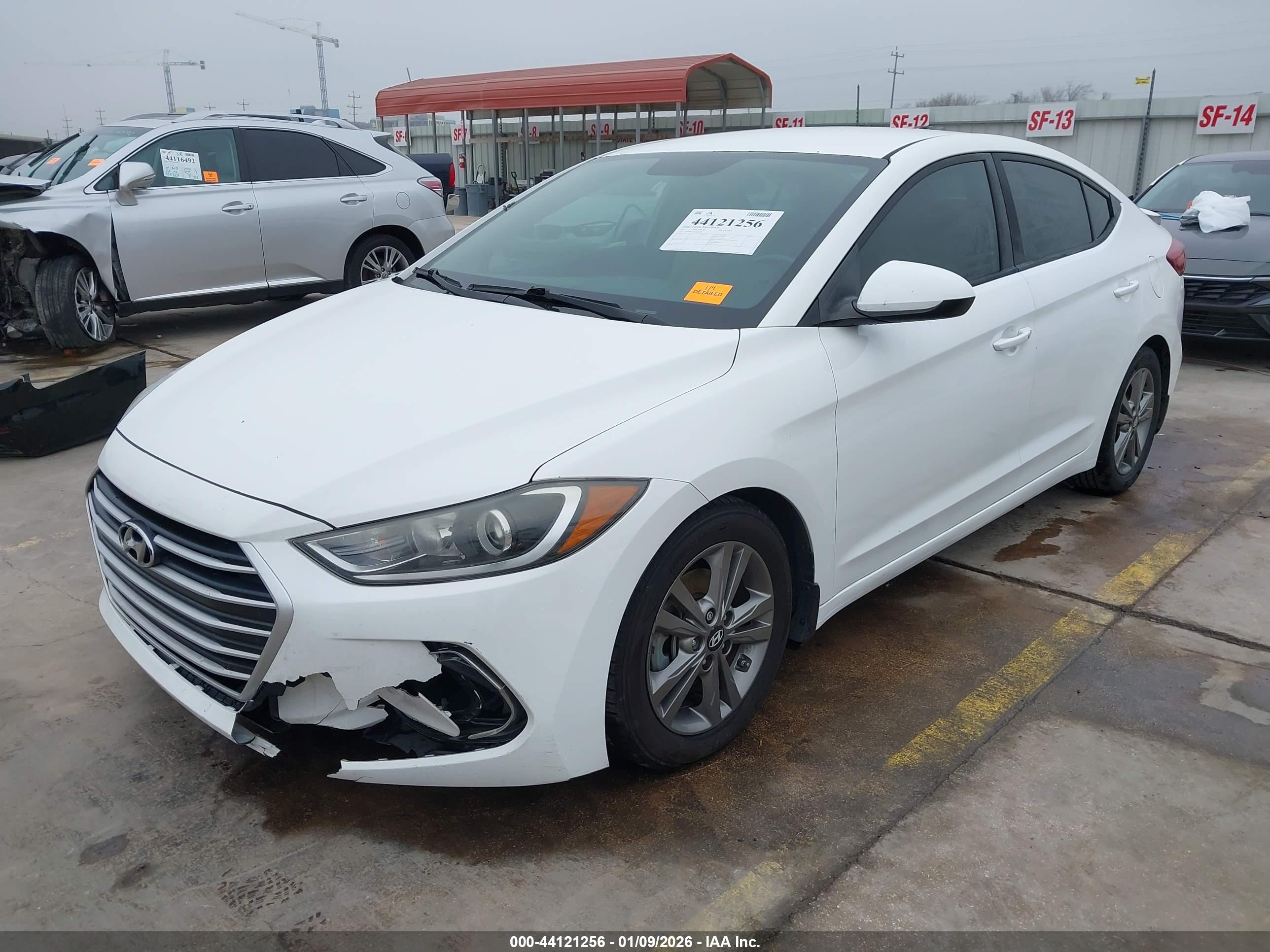 HYUNDAI ELANTRA image 2