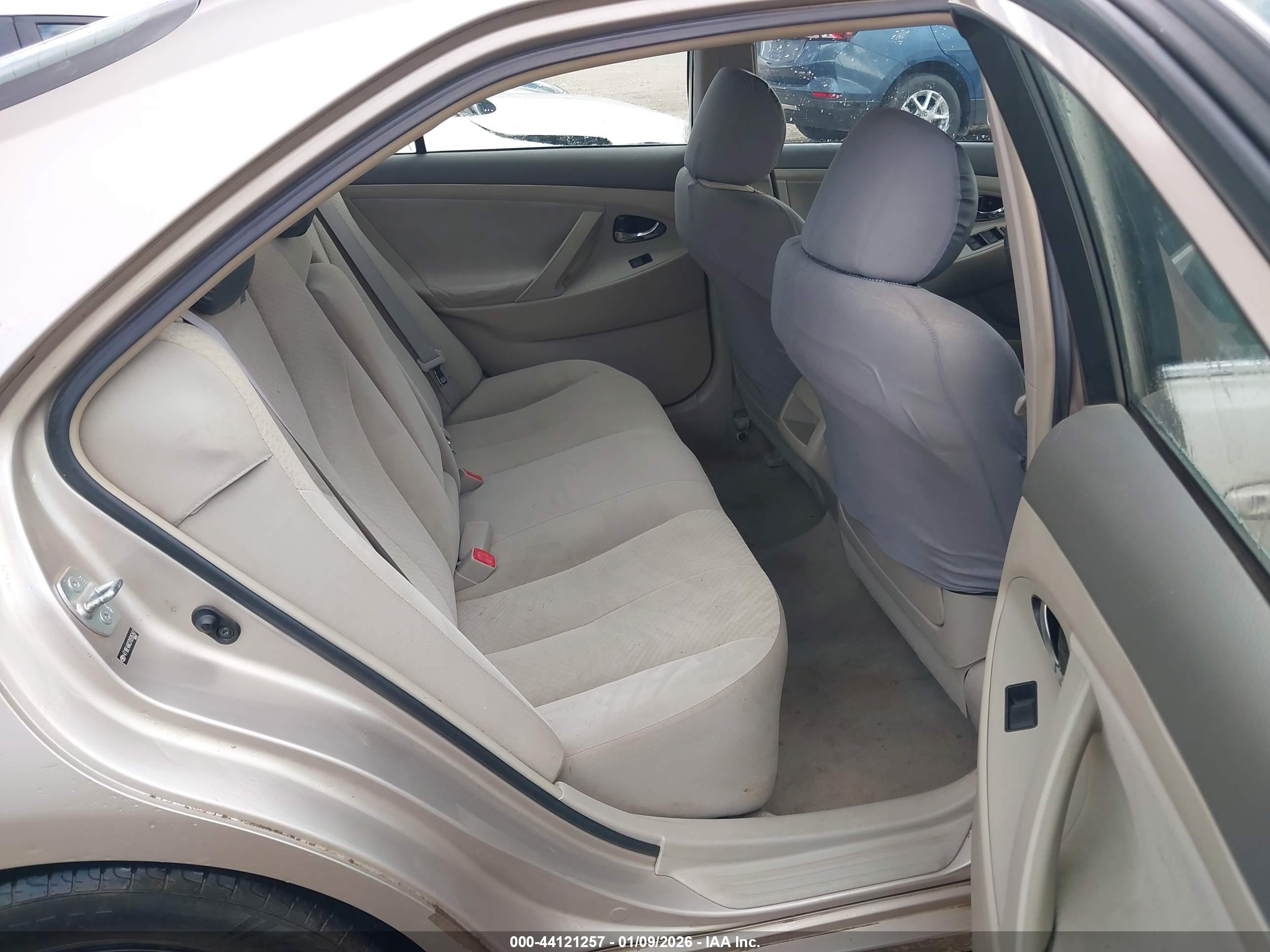 TOYOTA CAMRY image 8