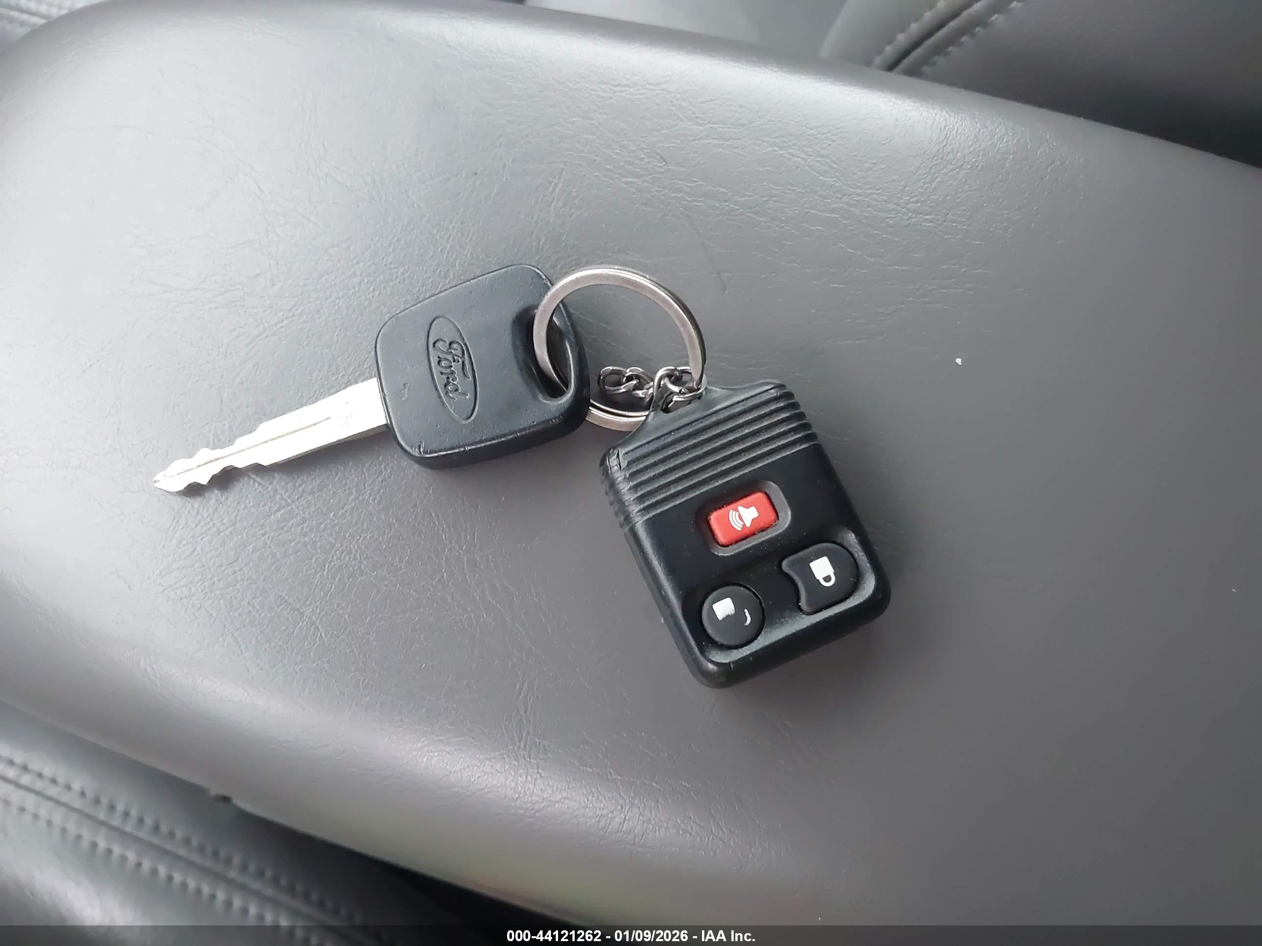 FORD ESCAPE image 11