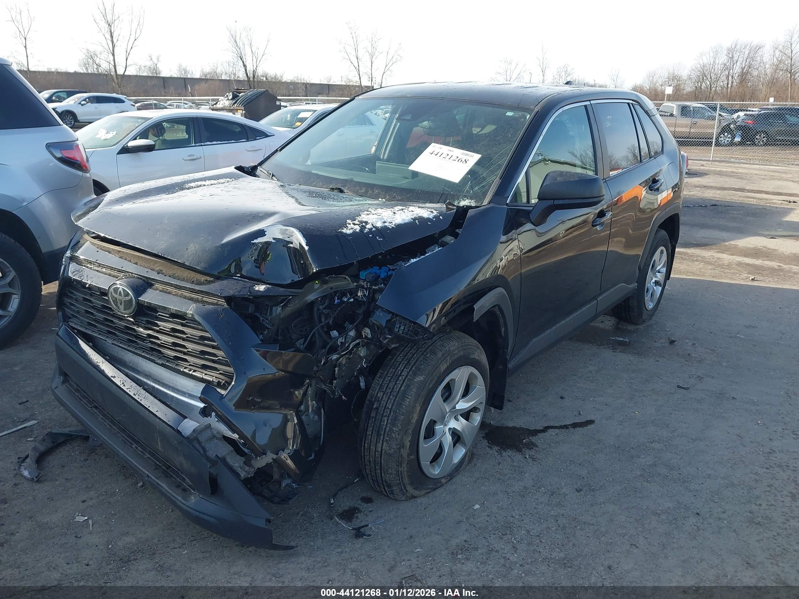 TOYOTA RAV4 image 2