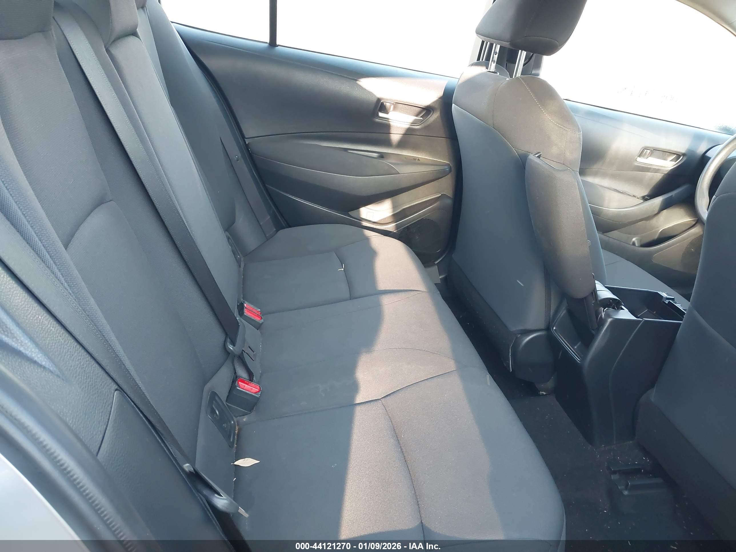 TOYOTA COROLLA image 8