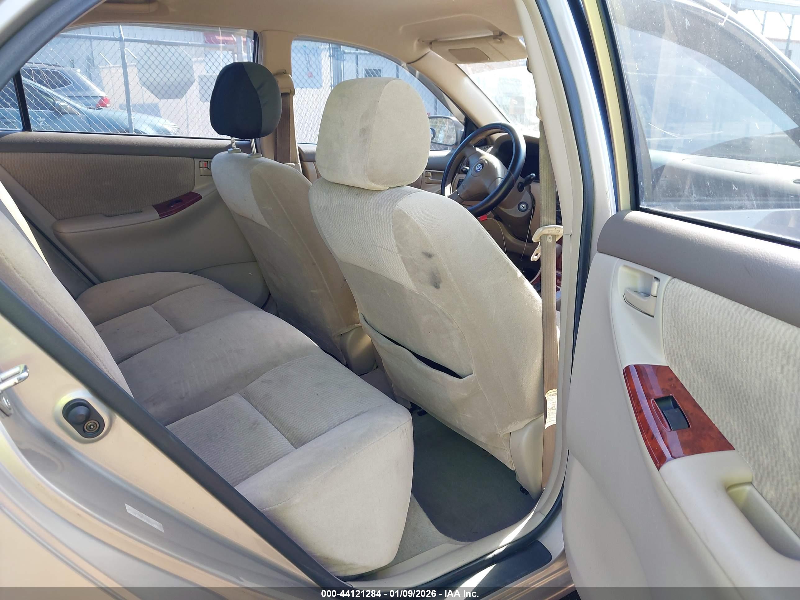 TOYOTA COROLLA image 8