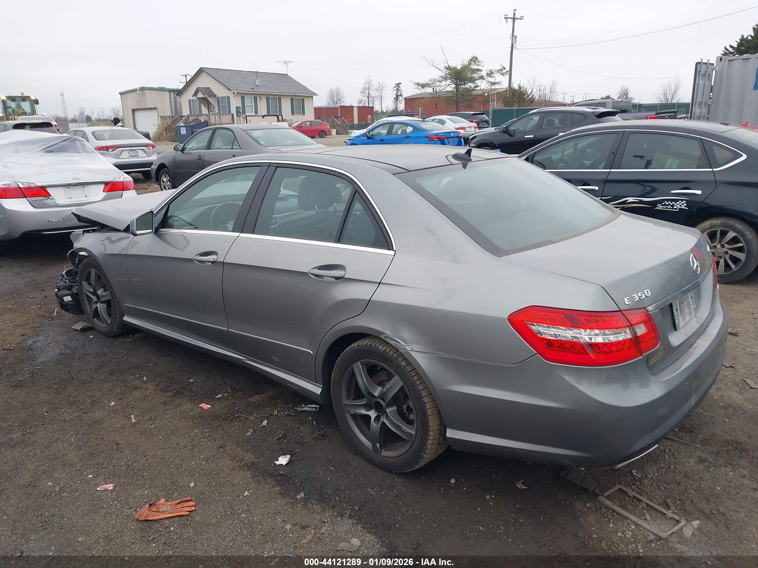 MERCEDES-BENZ E image 3