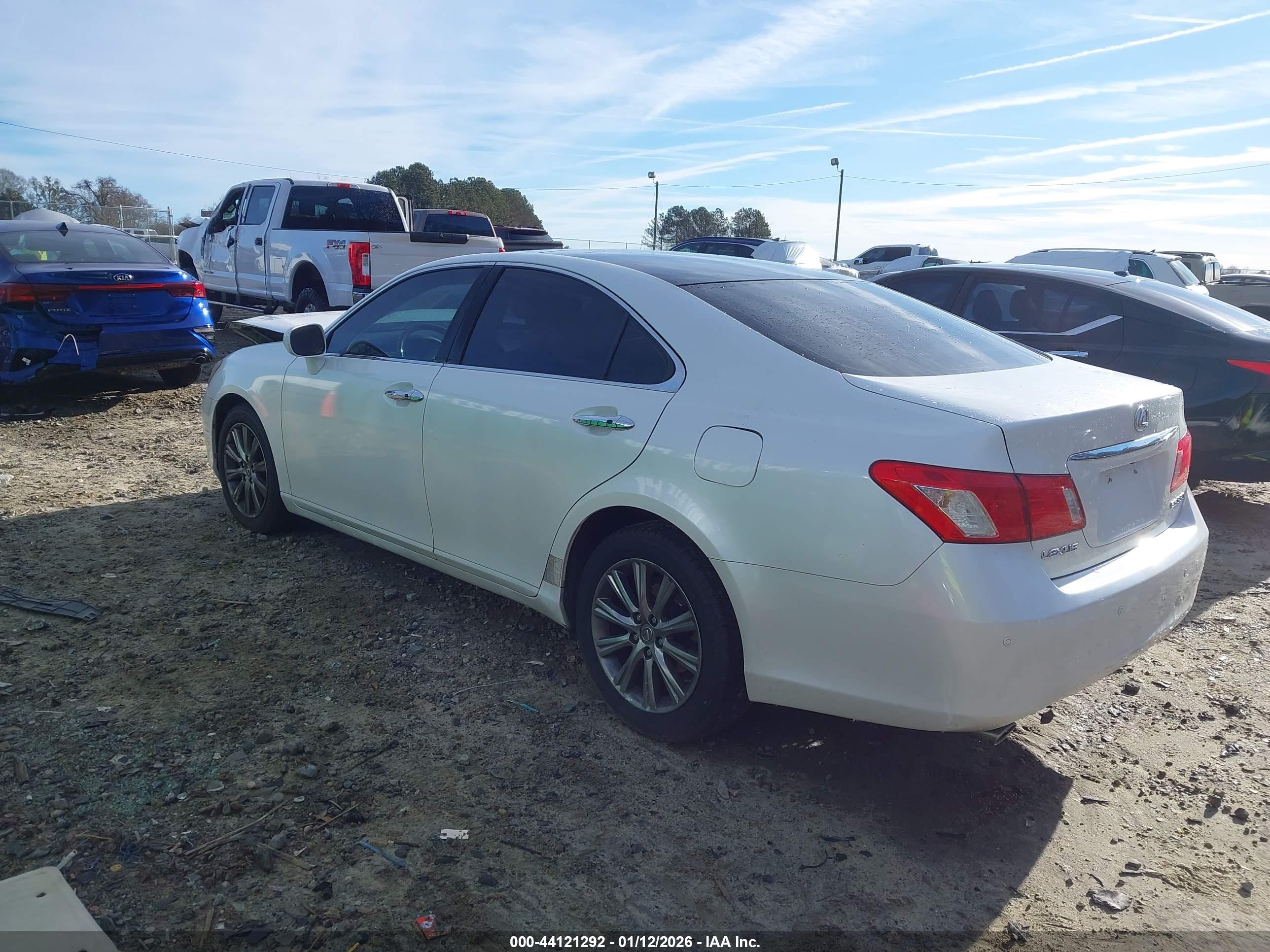 LEXUS ES image 3