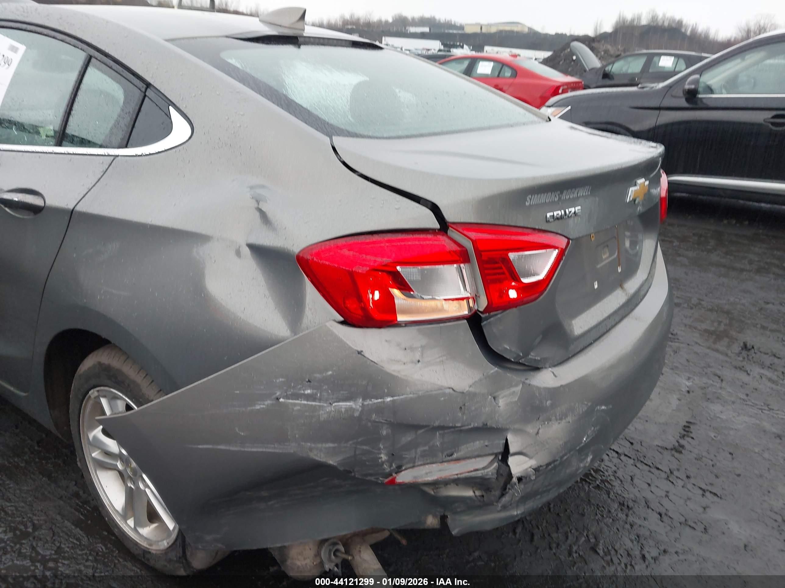 CHEVROLET CRUZE image 6