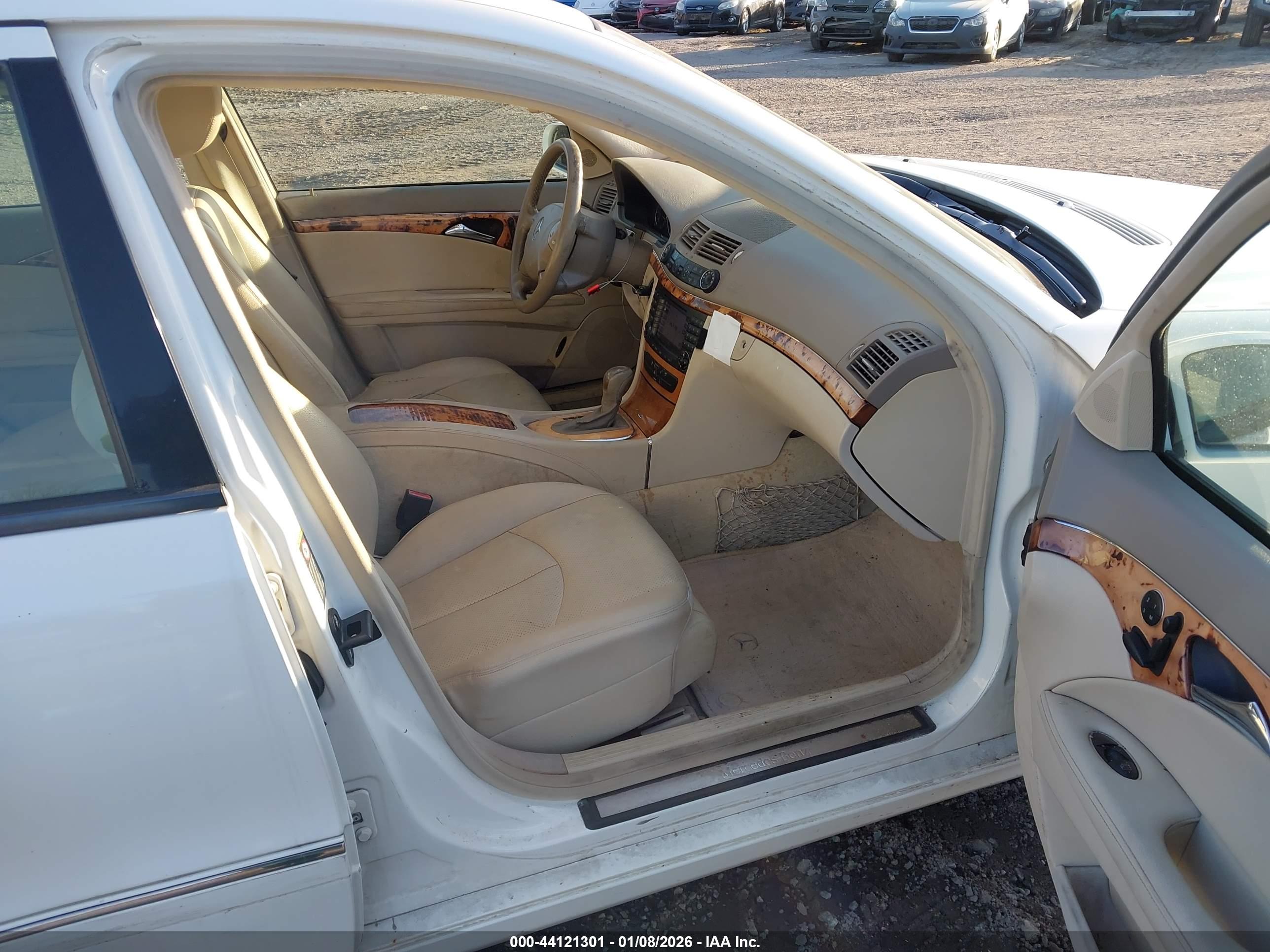 MERCEDES-BENZ E image 5