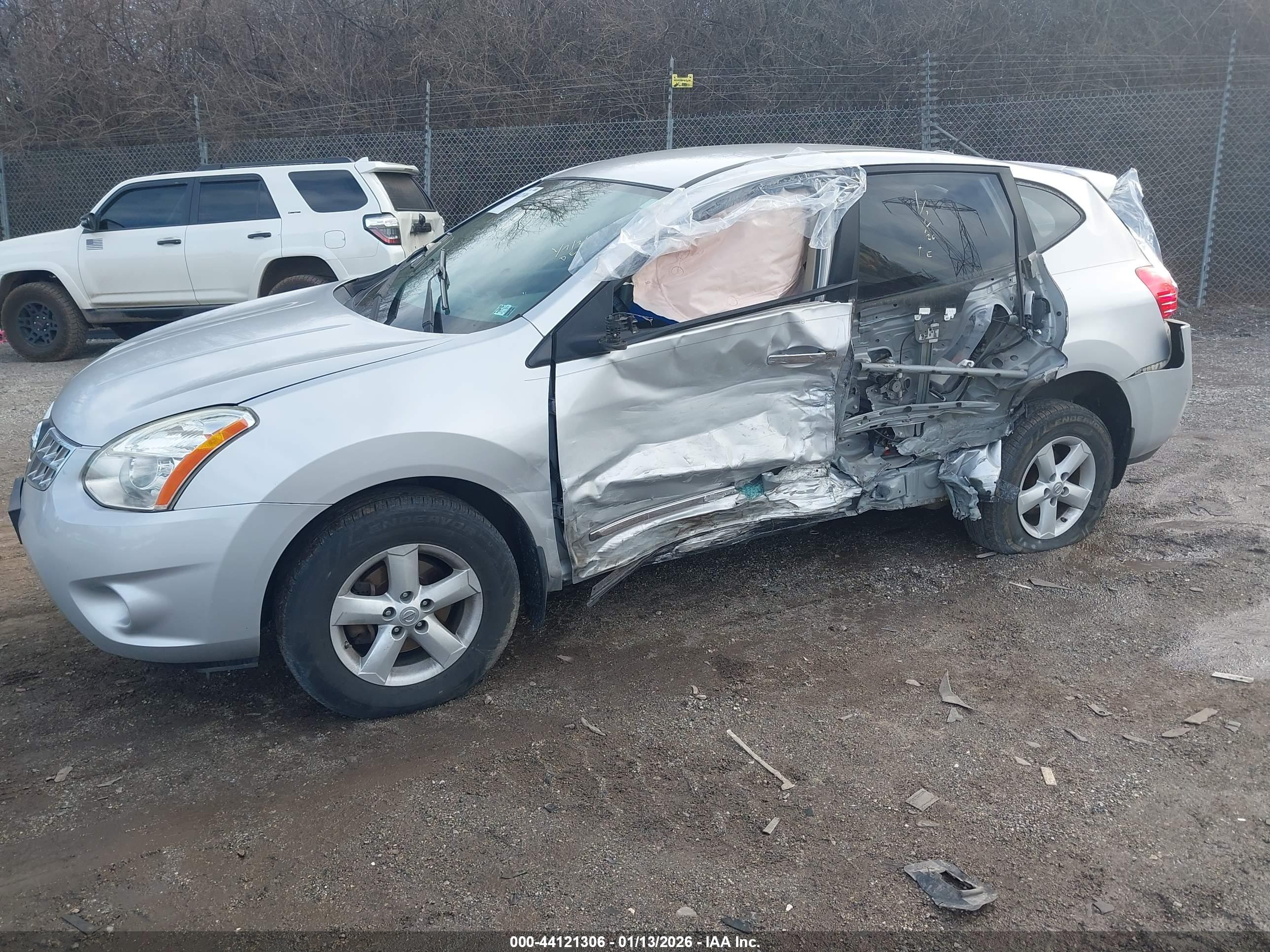 NISSAN ROGUE image 2