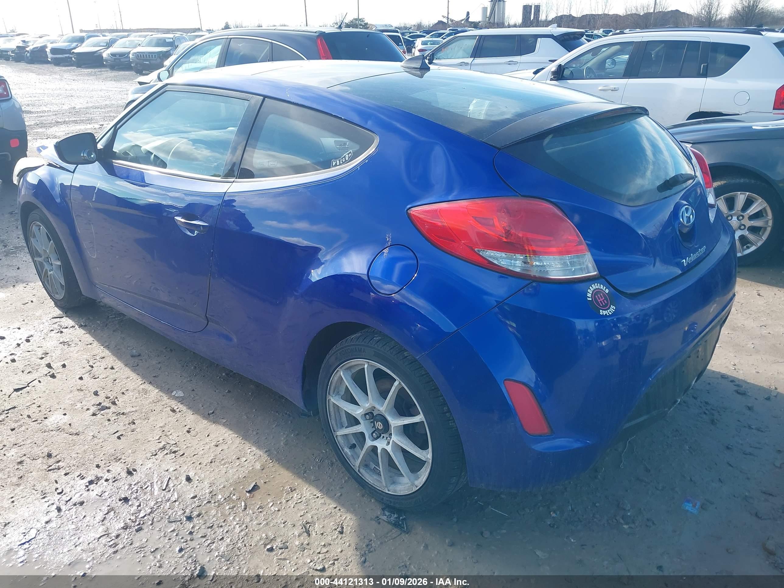 HYUNDAI VELOSTER image 3
